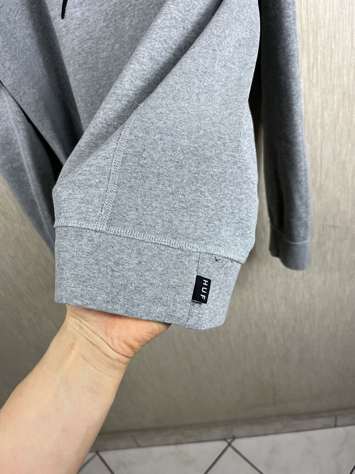 Huf × Vintage Vintage HUF sweatshirt y2k crewneck embroidered logo Size US L / EU 52-54 / 3 - 17 Thumbnail
