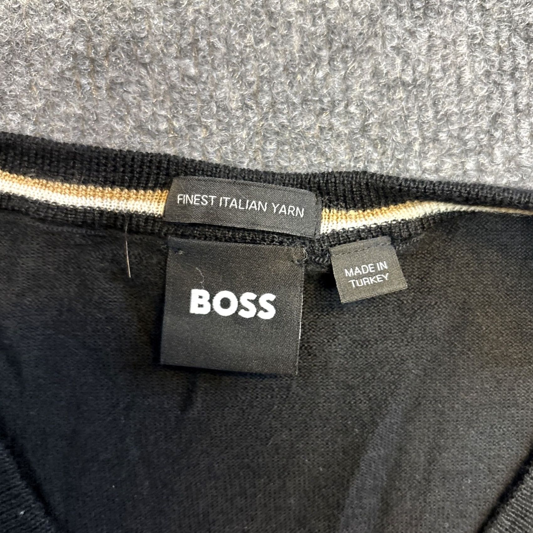Hugo Boss HUGO BOSS Sweater Pullover Black XL V Neck Italian Virgin Wool Mens Stretchy Size US XL / EU 56 / 4 - 2 Thumbnail