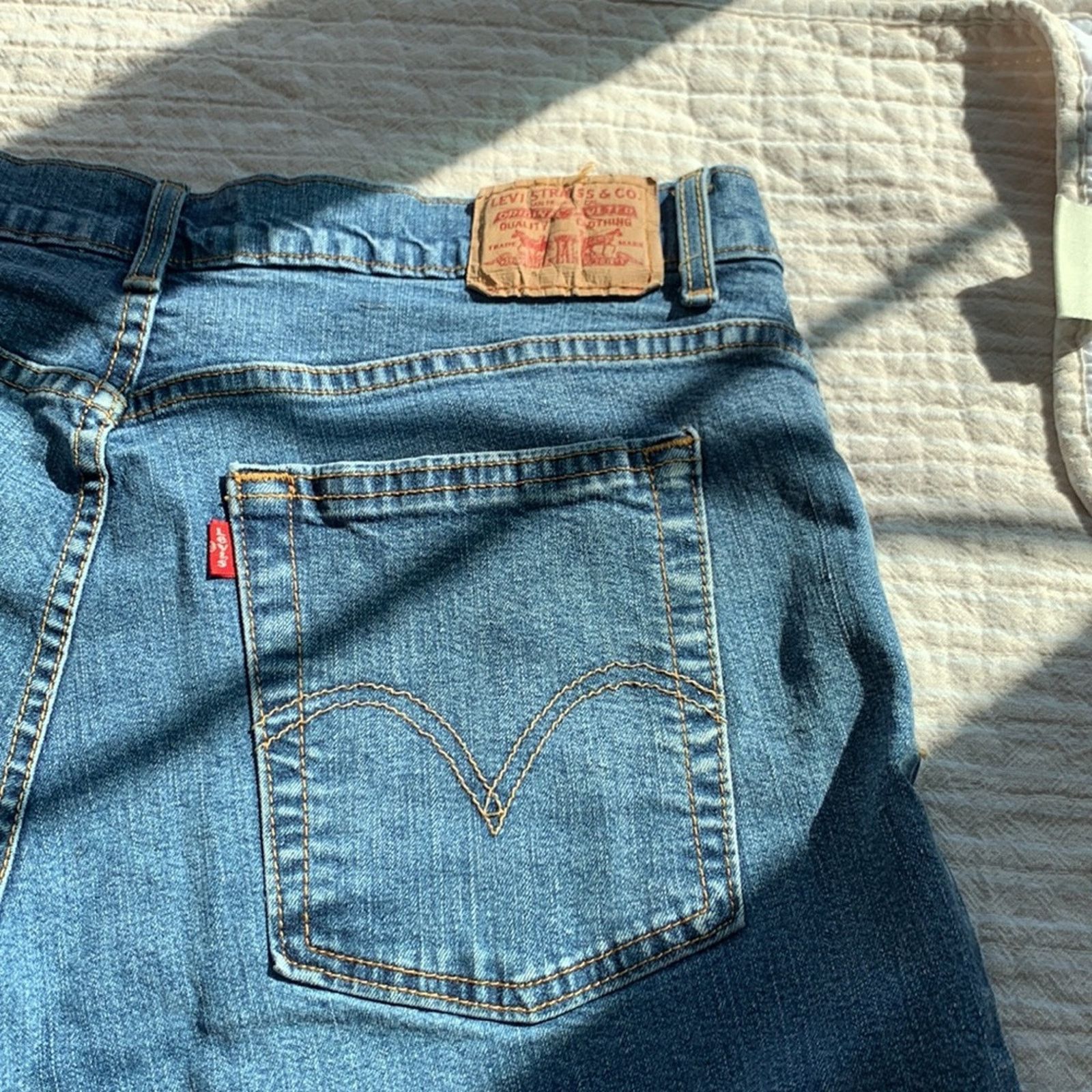 Levi's Levis womens jeans 550 relaxed bootcut Size 36" / US 14 / IT 50 - 9 Thumbnail