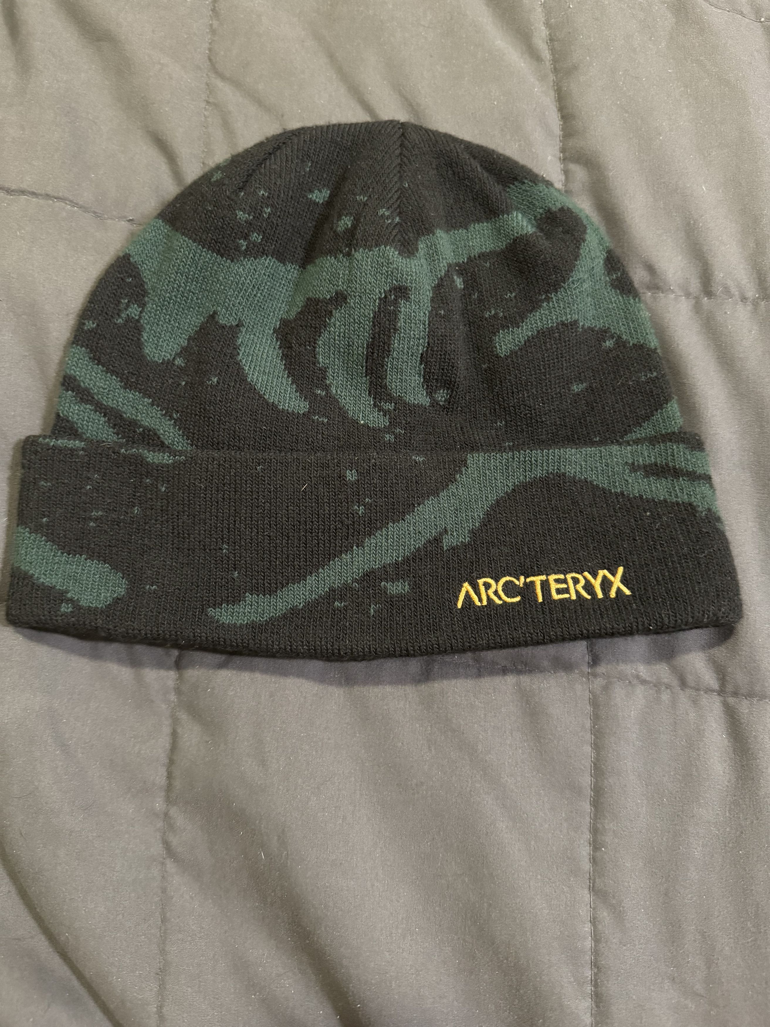 Arc'Teryx Grotto Toque Dark Magic | Grailed
