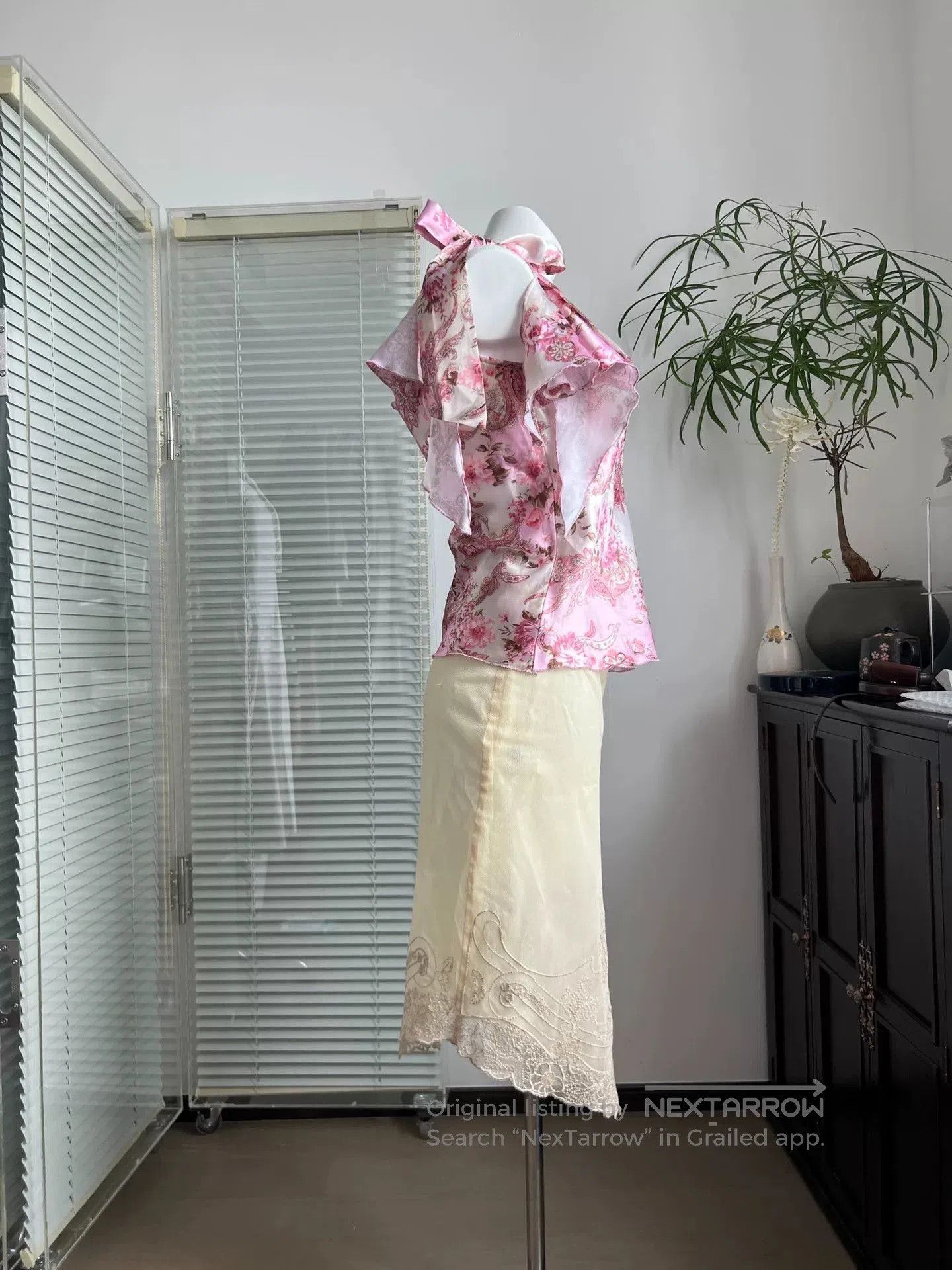 Other Pink Beaded Satin Floral Camisole Top. Size S / US 4 / IT 40 - 5 Thumbnail