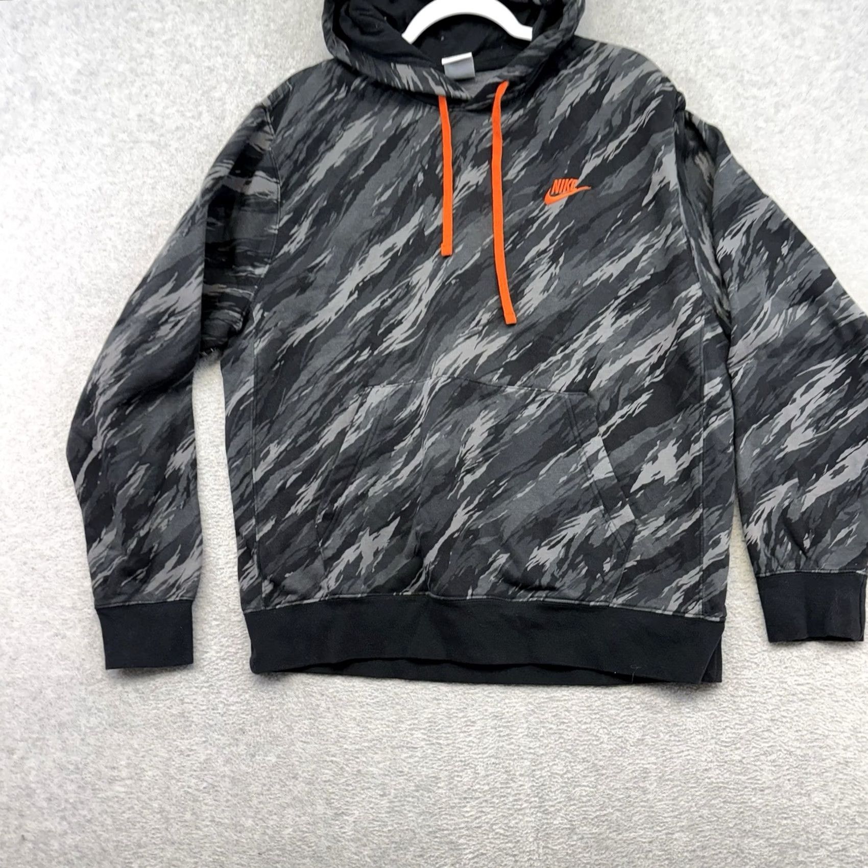 Nike Nike NSW Essentials+ Club Hoodie Pullover Mens Large L Gray/Black 80% Cotton 20% Polyester Fleece Logo Pockets Athletic Sportswear DD5126 010 Size US L / EU 52-54 / 3 - 2 Thumbnail