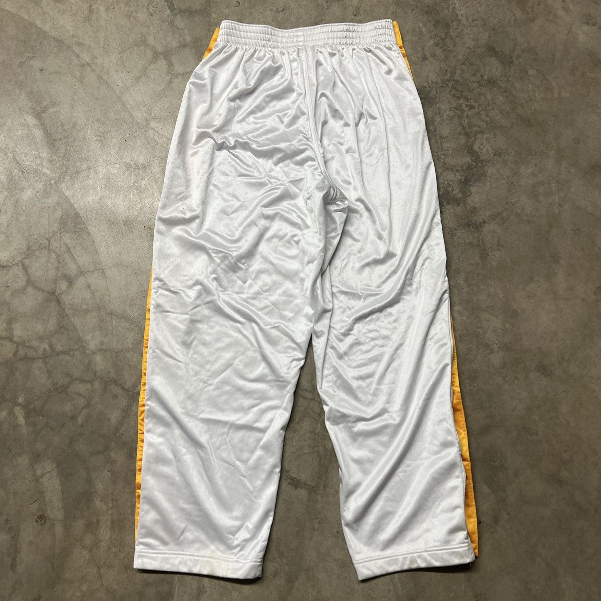 NBA × Nike × Vintage Vintage 2000’s NBA Los Angeles Lakers Warm-Up Track Pants Size US 36 / EU 52 - 7 Thumbnail