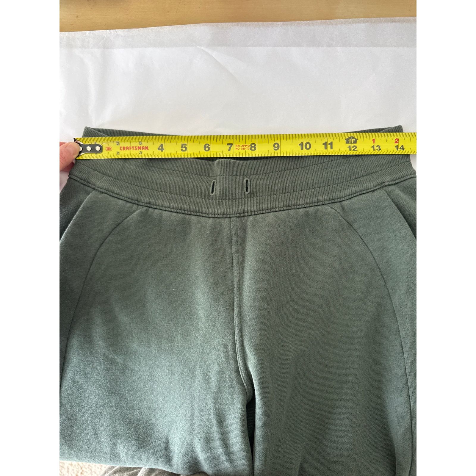 Lululemon LULULEMON High Rise Wide Leg Cropped Ankle Sweatpants Size 6 Size 28" / US 6 / IT 42 - 6 Thumbnail