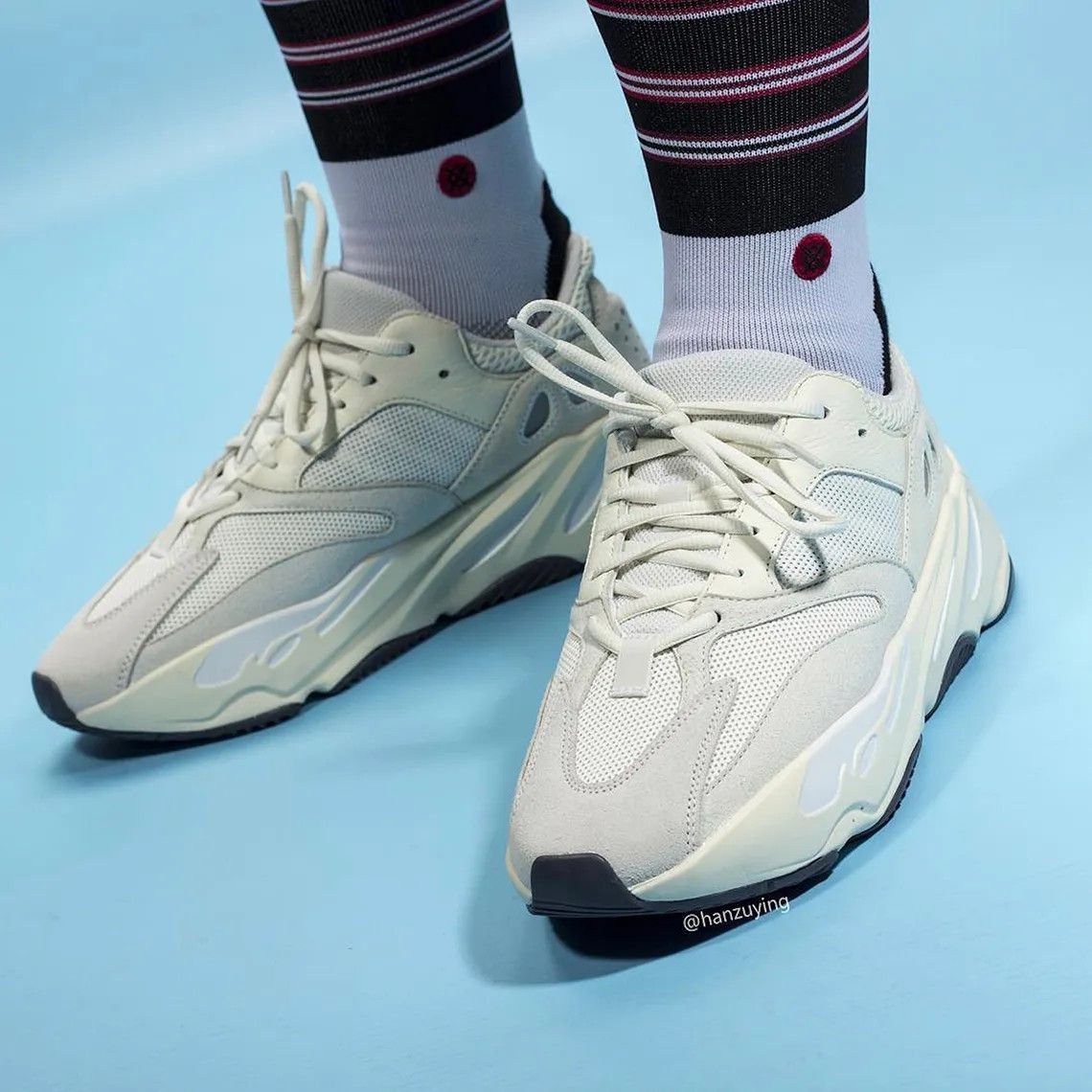 Adidas ADIDAS Yeezy Boost 700 "Analog" Men's/Kids Sneakers Size US 5 / EU 37 - 2 Thumbnail
