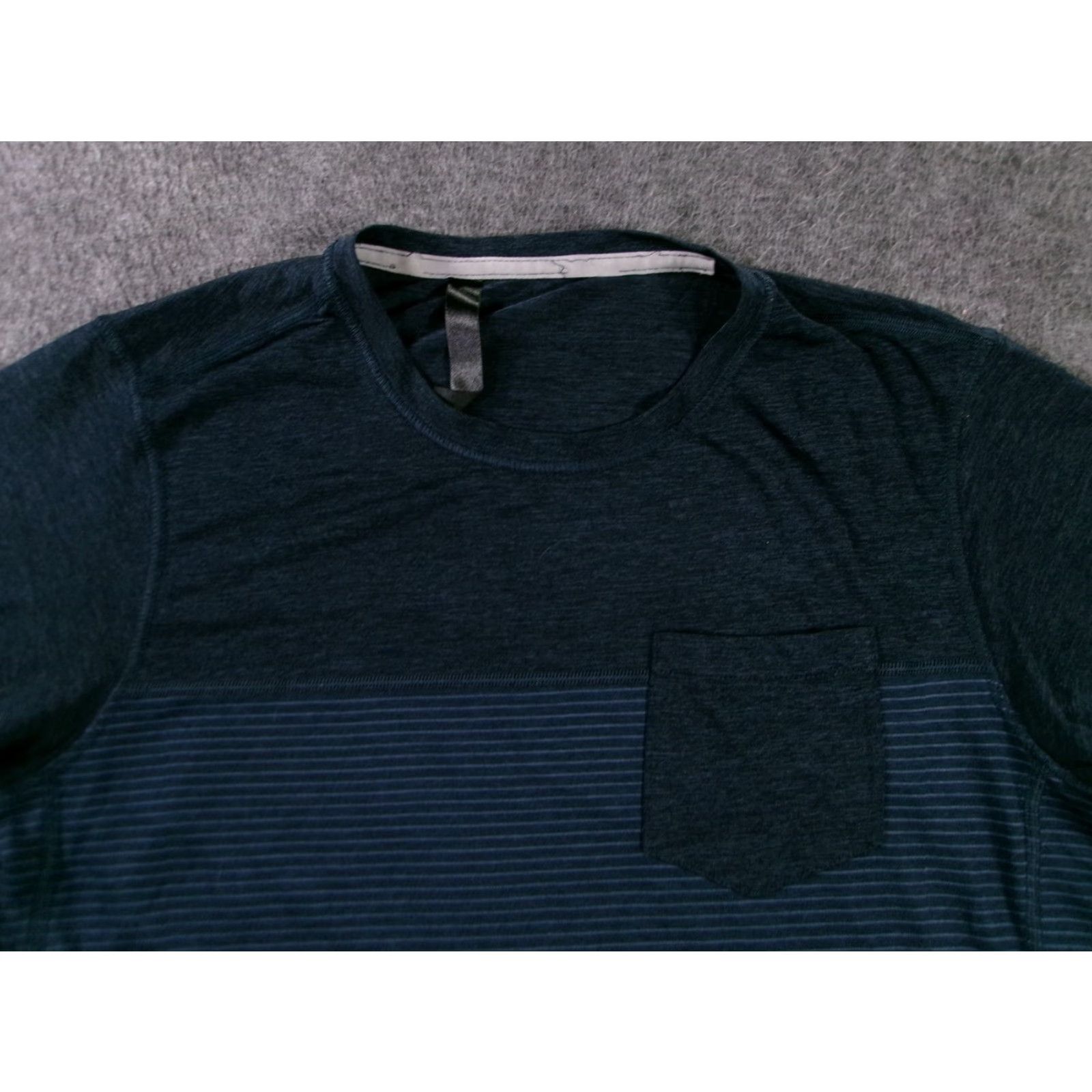 The North Face The North Face Shirt Mens S FlashDry Pocket Short Sleeve Navy Striped Tee Size US S / EU 44-46 / 1 - 2 Thumbnail