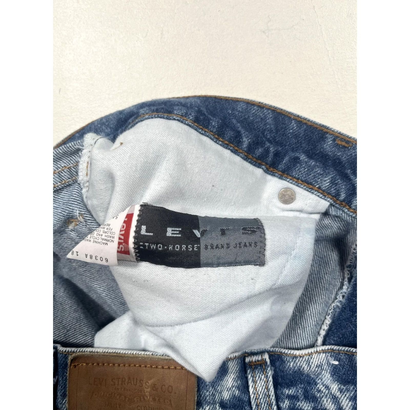 Levi's VINTAGE Levi's Jeans Mens 34x29 Blue Acid Wash Denim Straight Leg Made USA 80s Size US 34 / EU 50 - 4 Thumbnail