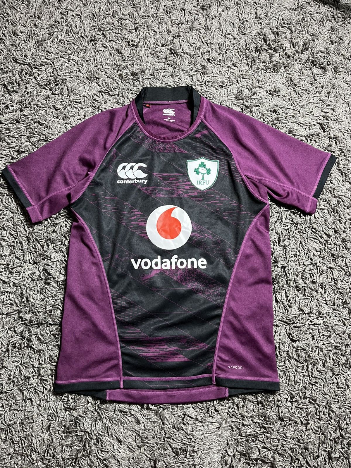 Canterbury of New Zealand CANTERBURY IRELAND IRISH REGBY VODAFONE TRIKOT JERSEY Size US M / EU 48-50 / 2 - 1 Thumbnail