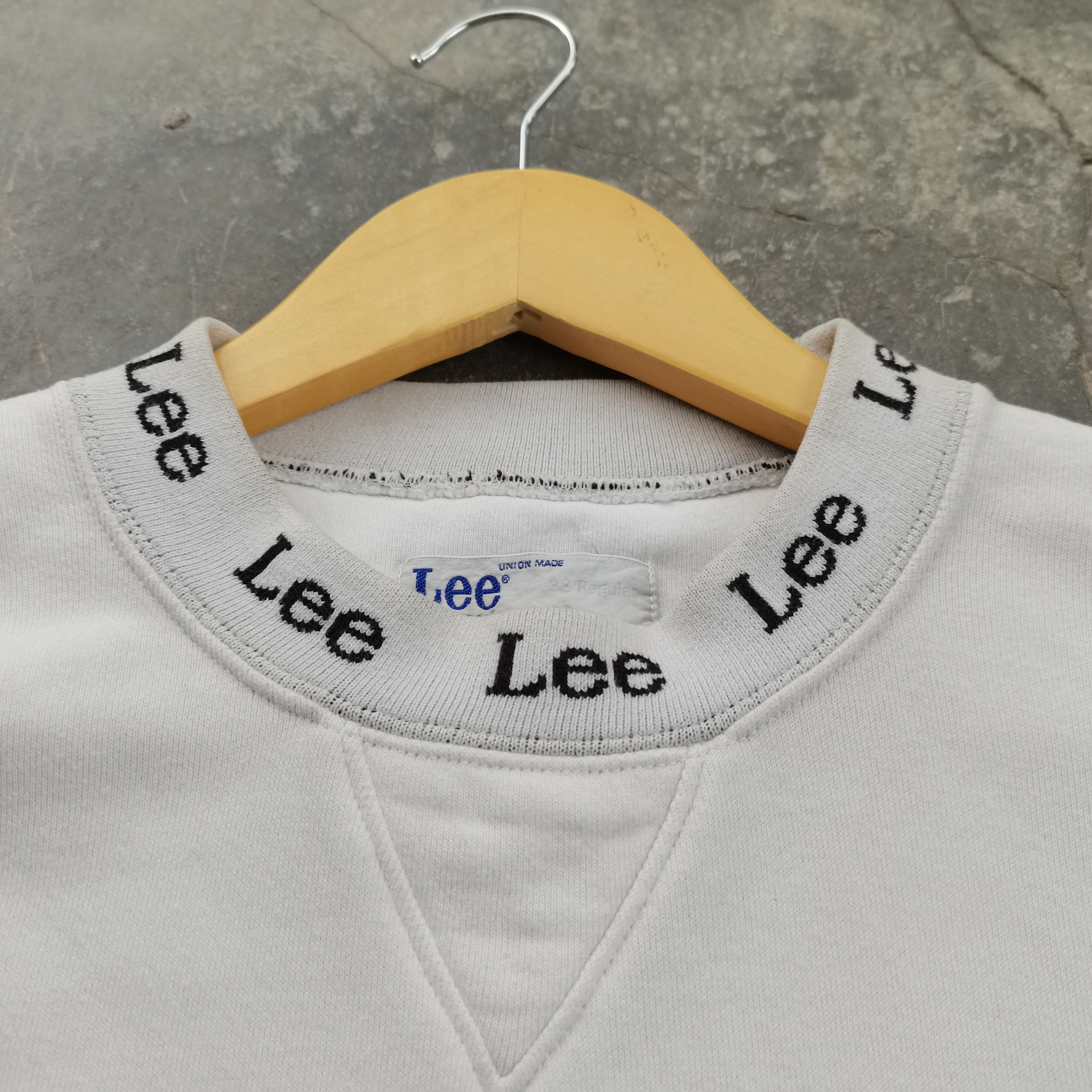 Lee × Vintage Vintage 90s LEE Sportwear Union Made White Sweatshirt Size US L / EU 52-54 / 3 - 4 Thumbnail