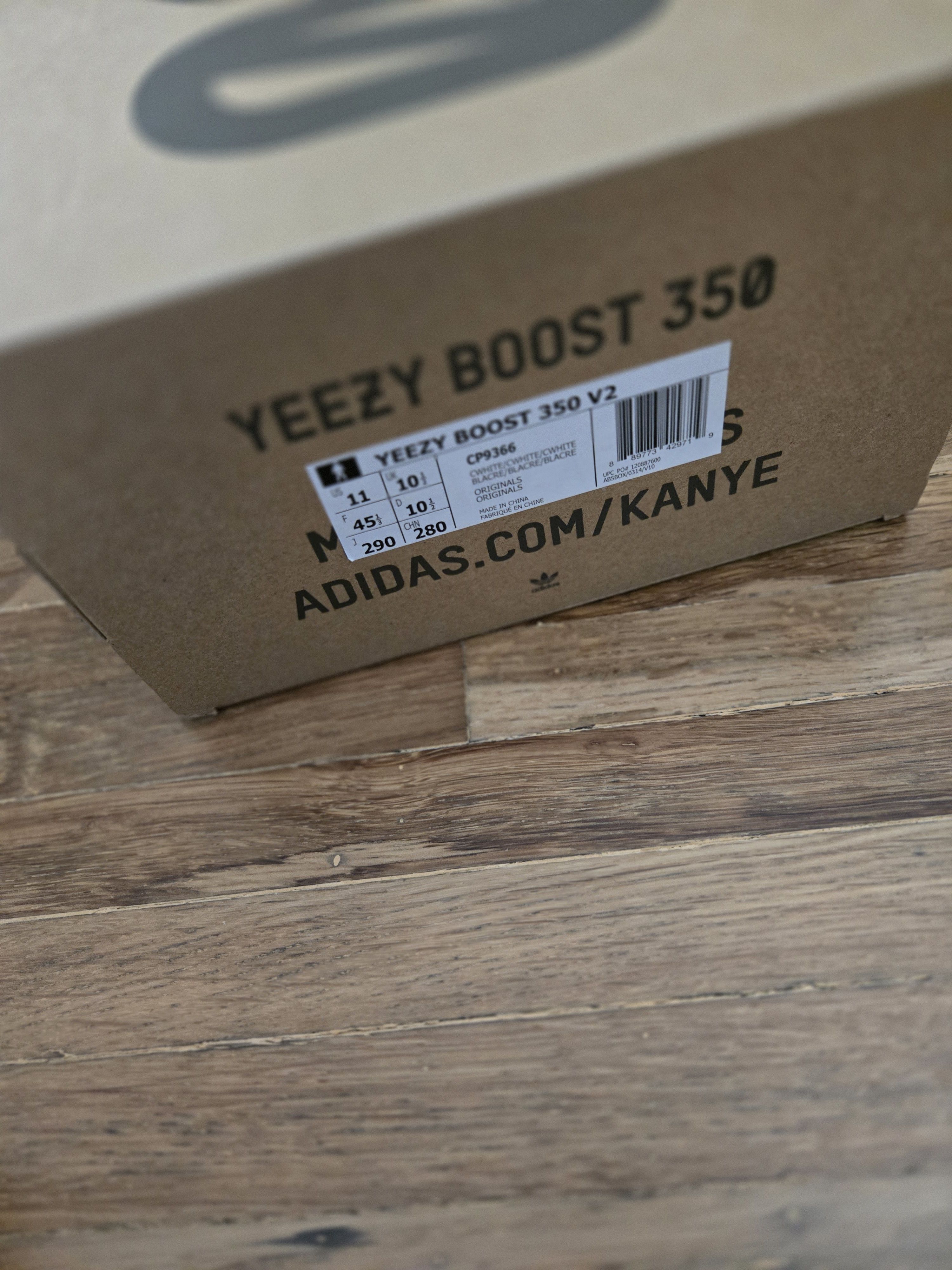 Yeezy Yeezy 350 v2 white Size US 11 / EU 44 - 9 Thumbnail