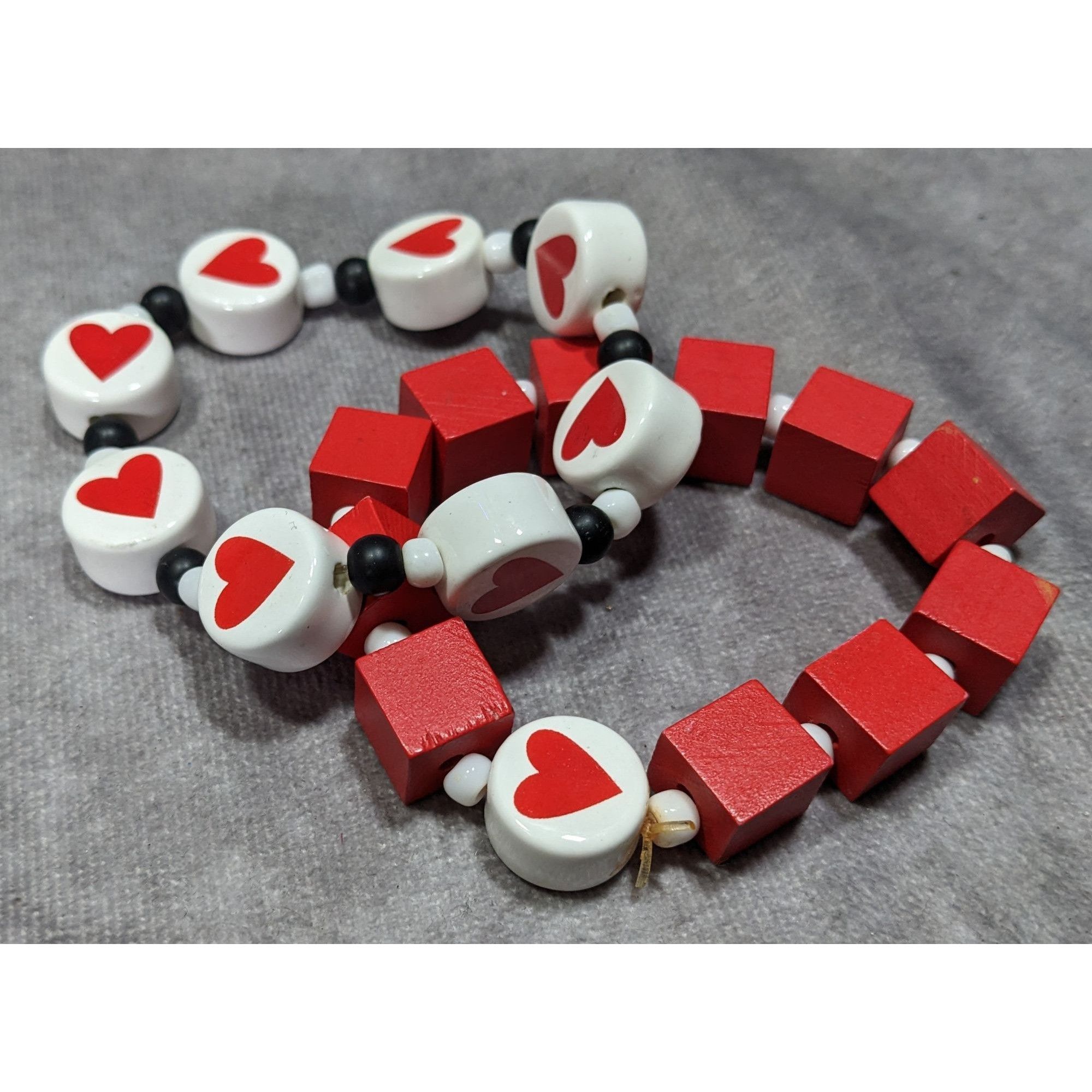 Other Square And Heart Red And White Beaded Stretch Bracelet Set Size ONE SIZE - 8 Thumbnail