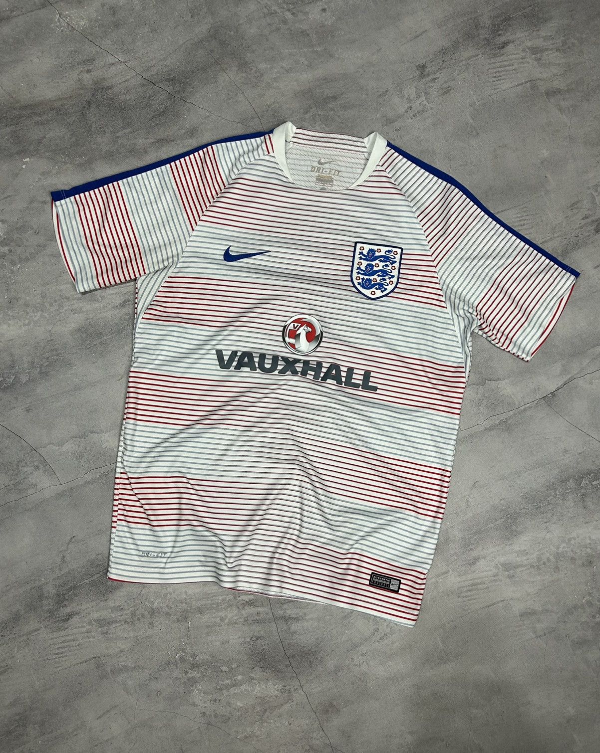 Nike ENGLAND JERSEY TRAINING SHIRT NIKE soccer jersey Size US L / EU 52-54 / 3 - 1 Thumbnail