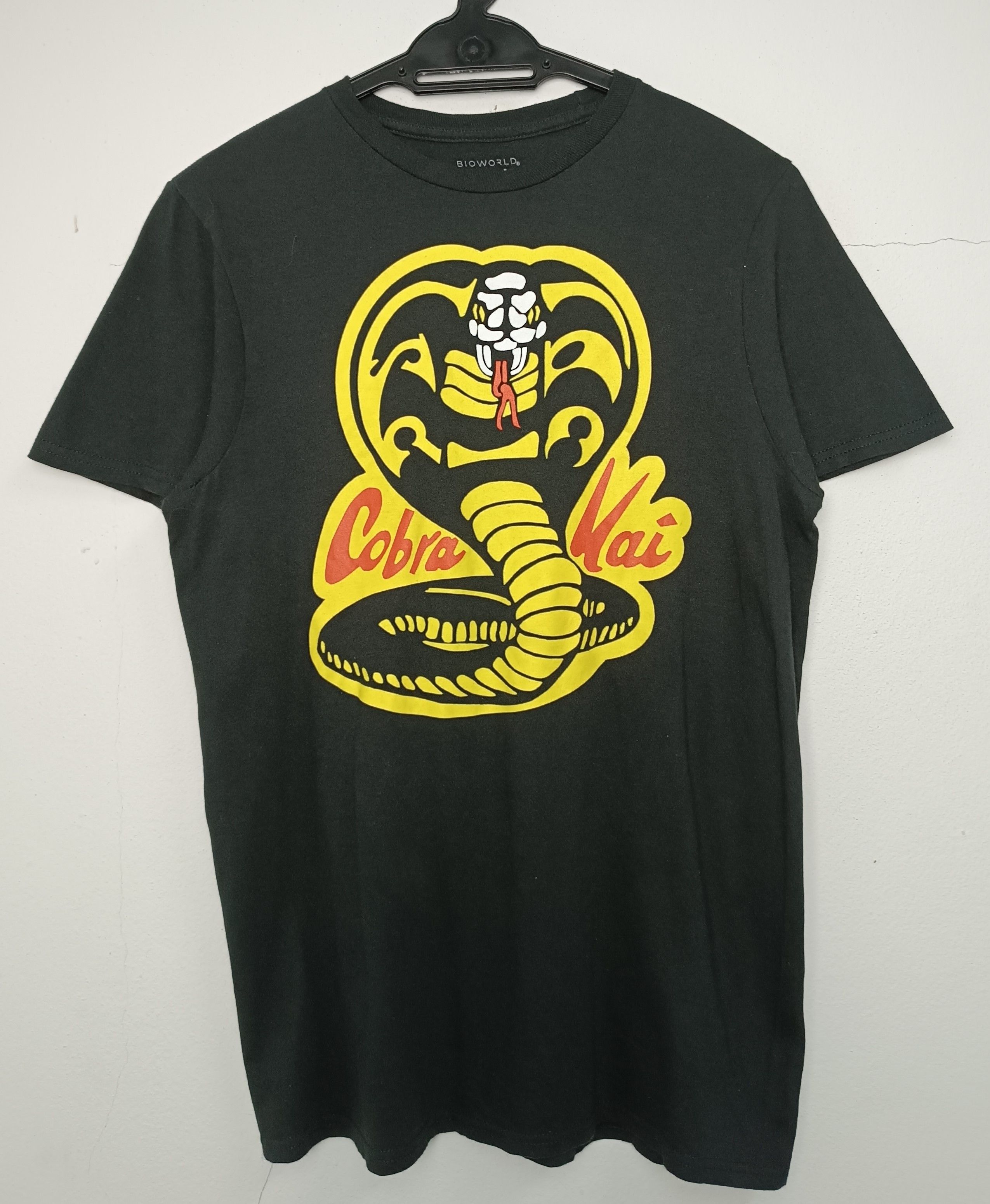 Other VINTAGE COBRA KAI KARATE KID SERIES NETFLIX MIYAGI TEE Size US S / EU 44-46 / 1 - 3 Thumbnail