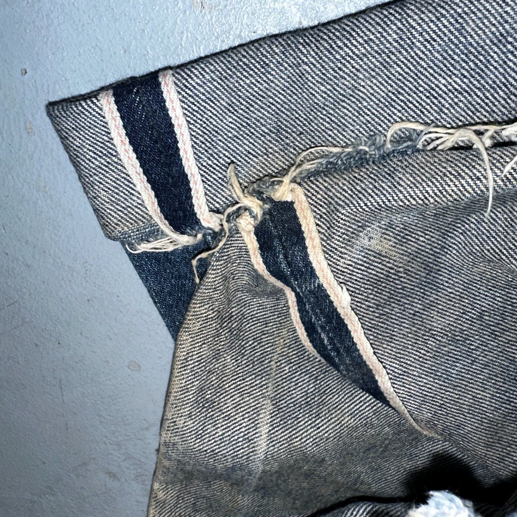 Levi's Levi's 501 Vintage 80s Jeans Men Medium Wash Mid Rise Distressed Selvedge USA 48x30 Size US 32 / EU 48 - 4 Thumbnail