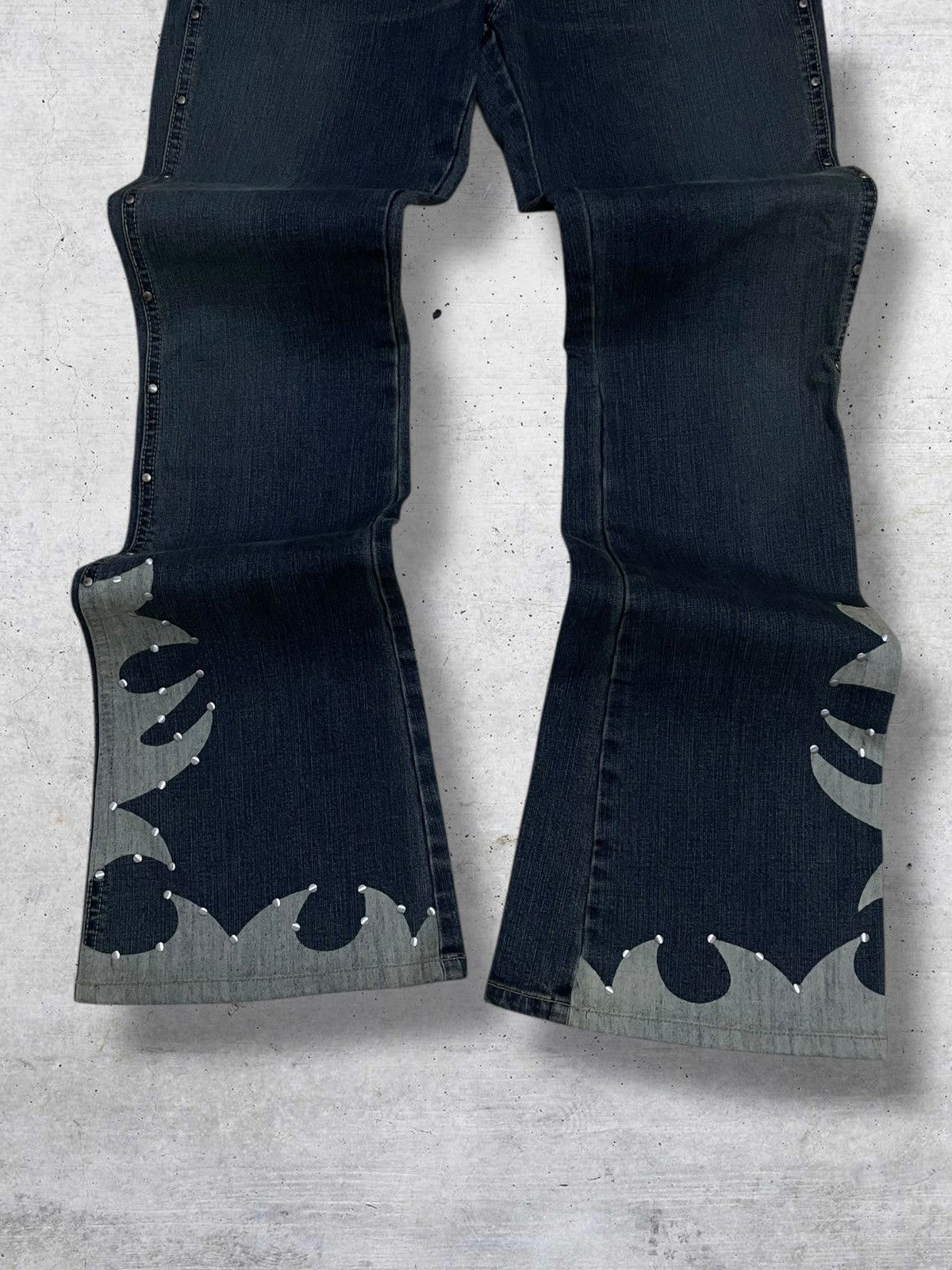 Tornado Mart VINTAGE ORIRIN JAPAN DESIGNER FLARED FASHION FORWARD DENIM Size US 26 / EU 42 - 3 Thumbnail