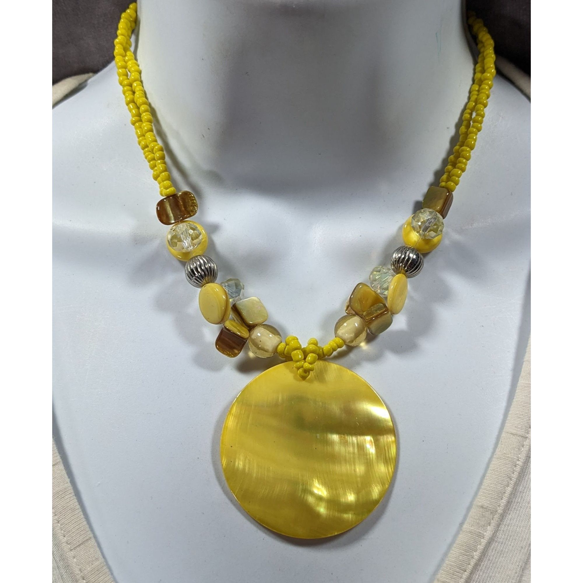 Other Summery Bohemian Hippie Yellow Shel Beaded Pendant Necklace Size ONE SIZE - 4 Thumbnail