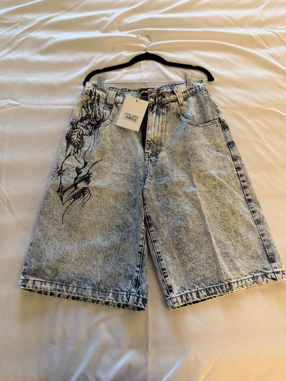 Jaded London Jaded London Light Wash Tribal Colossus Jorts Size US 30 / EU 46 - 1 Thumbnail
