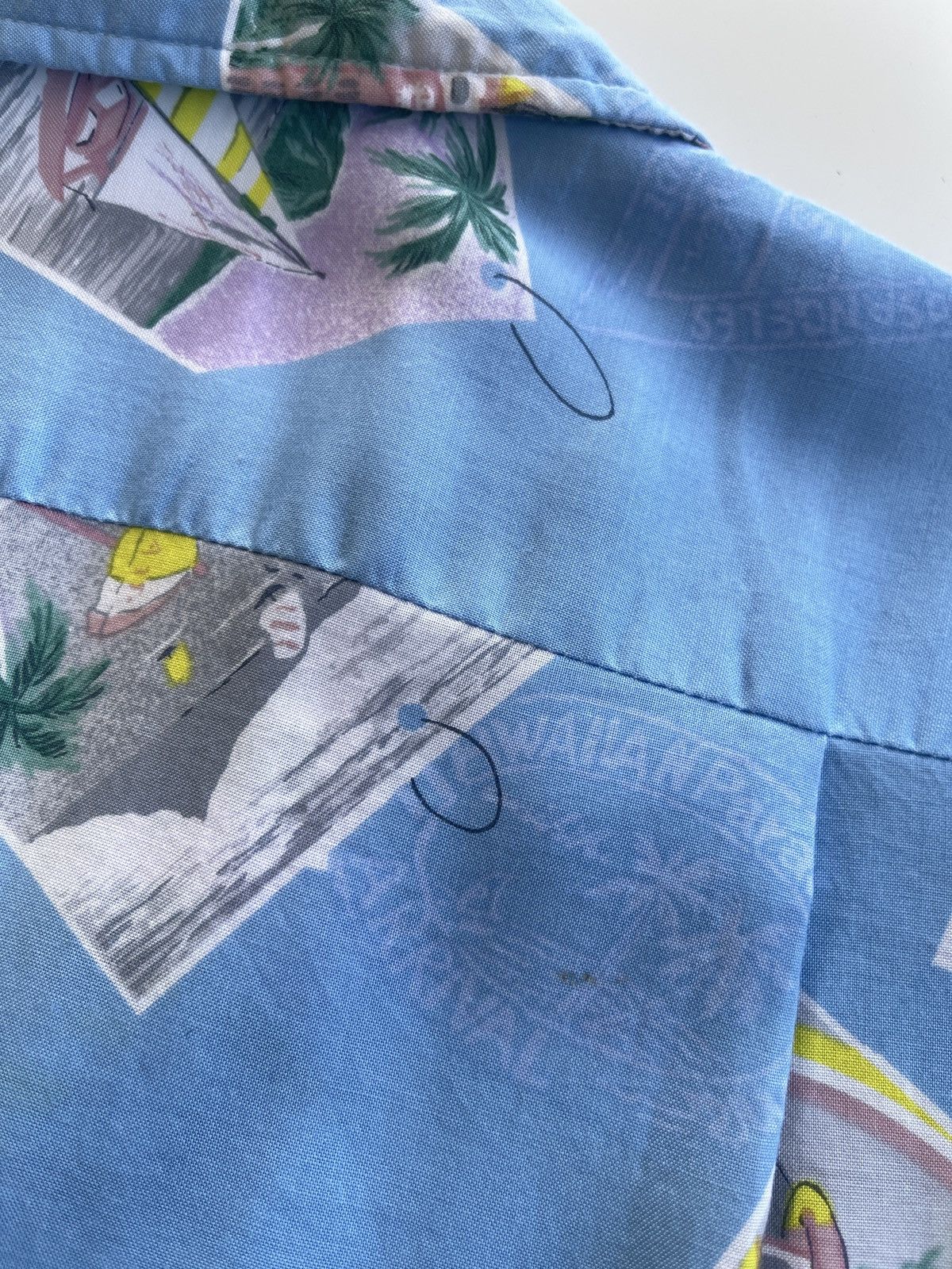 Vintage Vintage Tropical Essence Hawaiian Rayon Shirt USA Size US S / EU 44-46 / 1 - 11 Thumbnail
