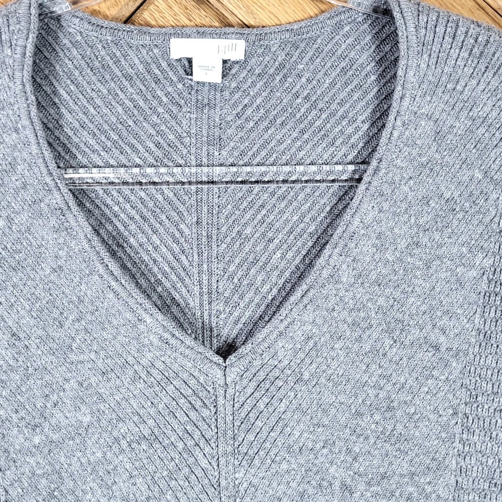 J. Jill J. Jill Sweater Women L V-Neck Textured Knit Long Sleeve Tunic Gray Size L / US 10 / IT 46 - 2 Thumbnail