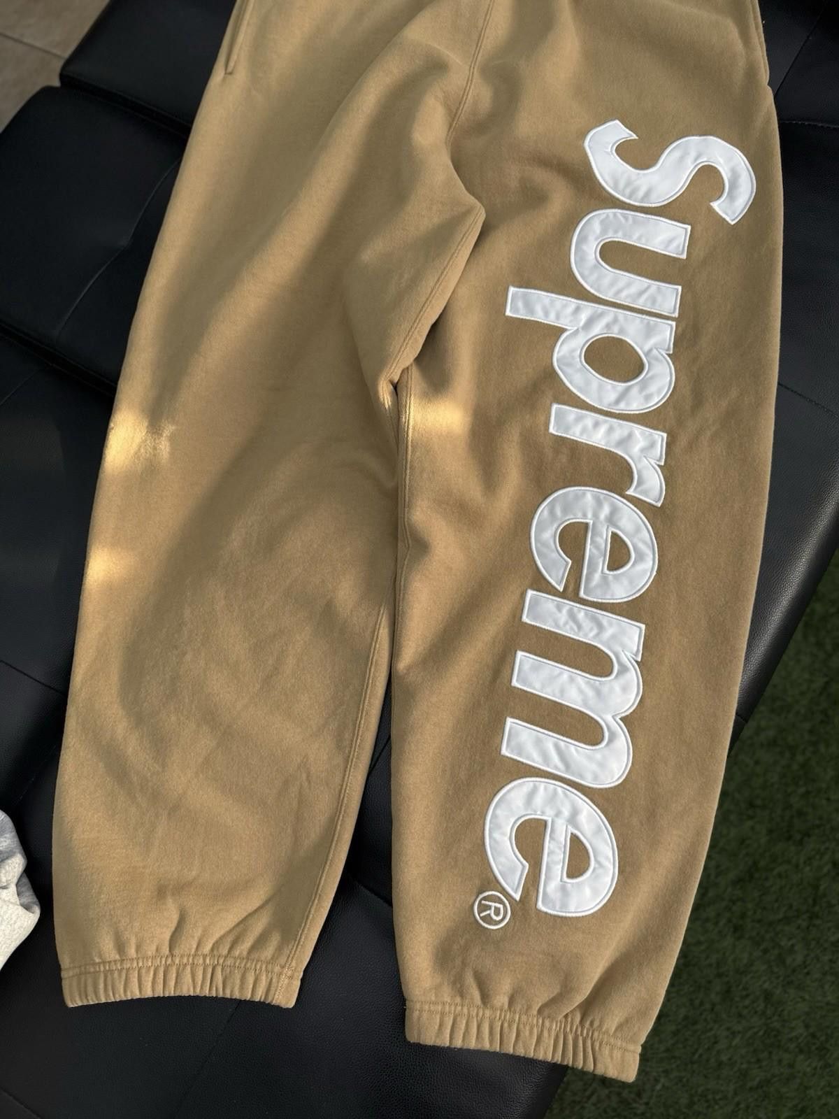Supreme Supreme Satin Appliqué Sweatpants FW25 Brand New Size XL Tan Size US 36 / EU 52 - 5 Thumbnail
