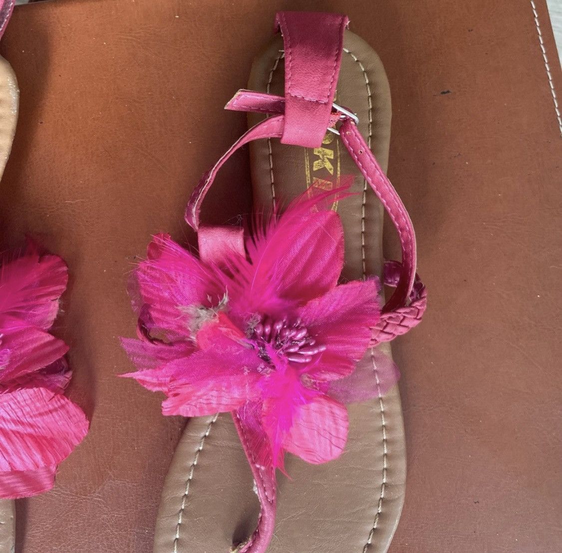 Other VINTAGE YOKI HOT PINK SANDALS FLATS Size US 7 / IT 37 - 5 Thumbnail