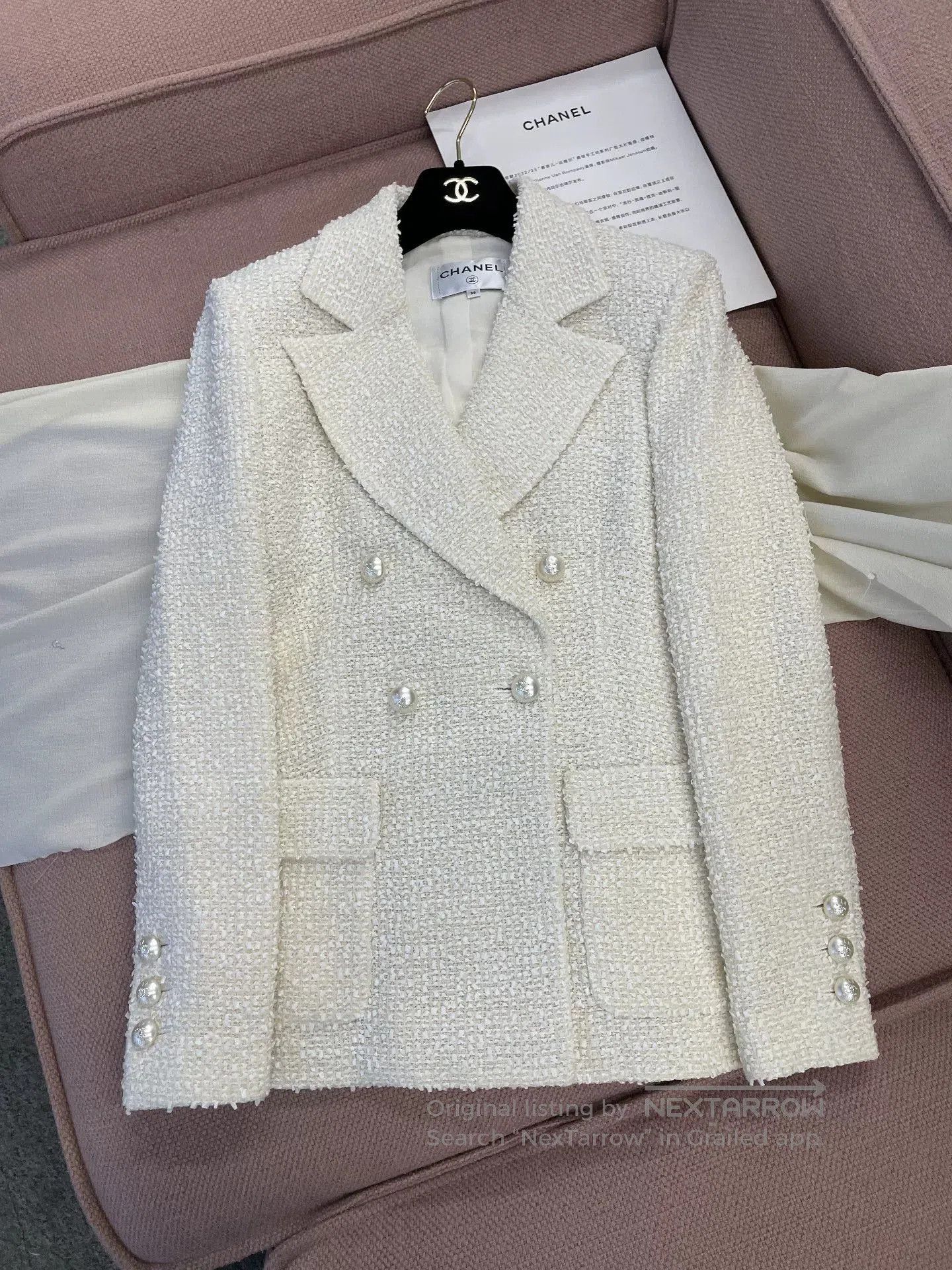 Chanel Chanel Cruise Collection White Pearl Button Blazer. Size US S / EU 44-46 / 1 - 1 Thumbnail