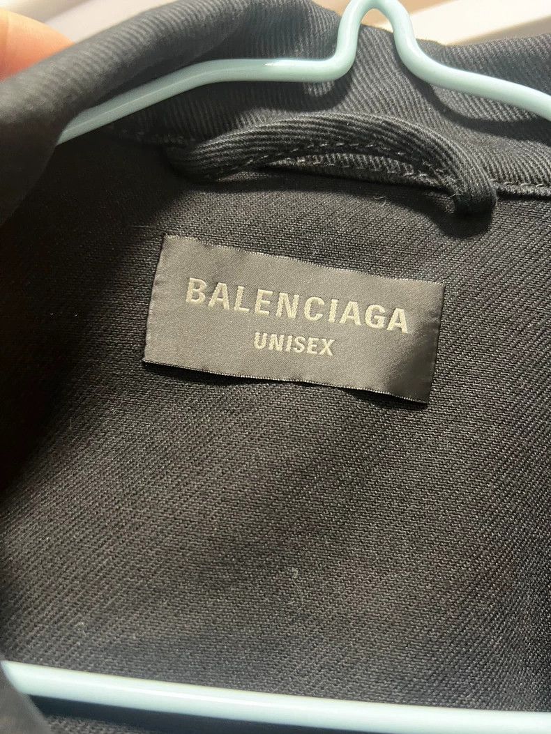 Balenciaga Balenciaga SS24 Show Model Washed Denim Jacket Size US S / EU 44-46 / 1 - 3 Thumbnail