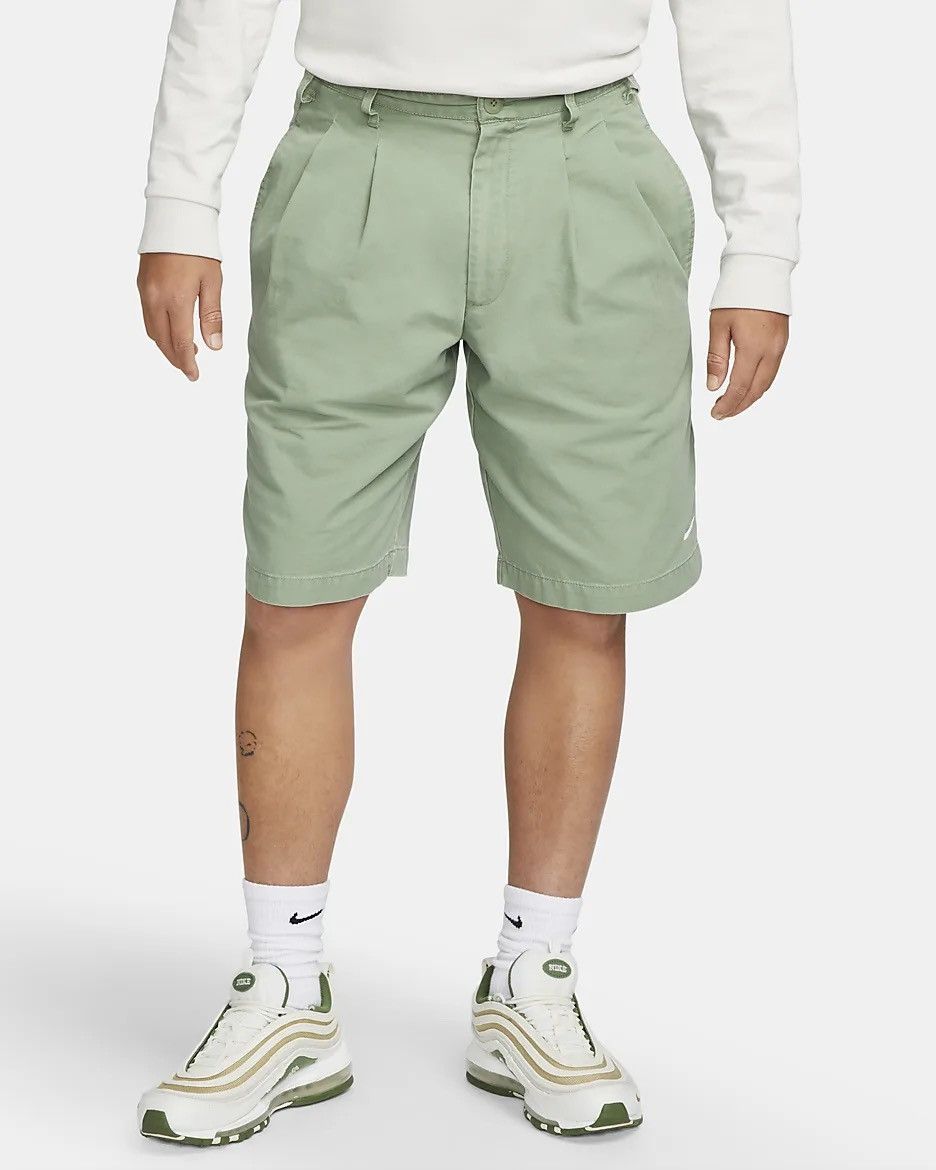 Nike Nike Men's Life Pleated Chino Shorts Size US 32 / EU 48 - 1 Thumbnail