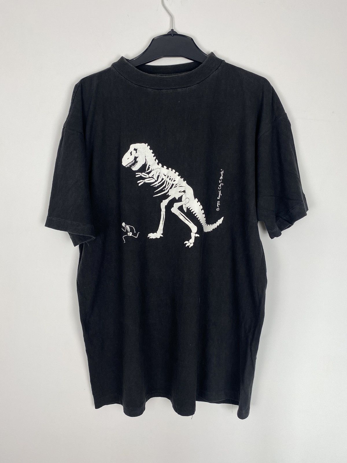 Band Tees × Japanese Brand × Vintage Vintage 90s Dinosaur Skeleton Royal City Tee Faded Size US XL / EU 56 / 4 - 7 Thumbnail