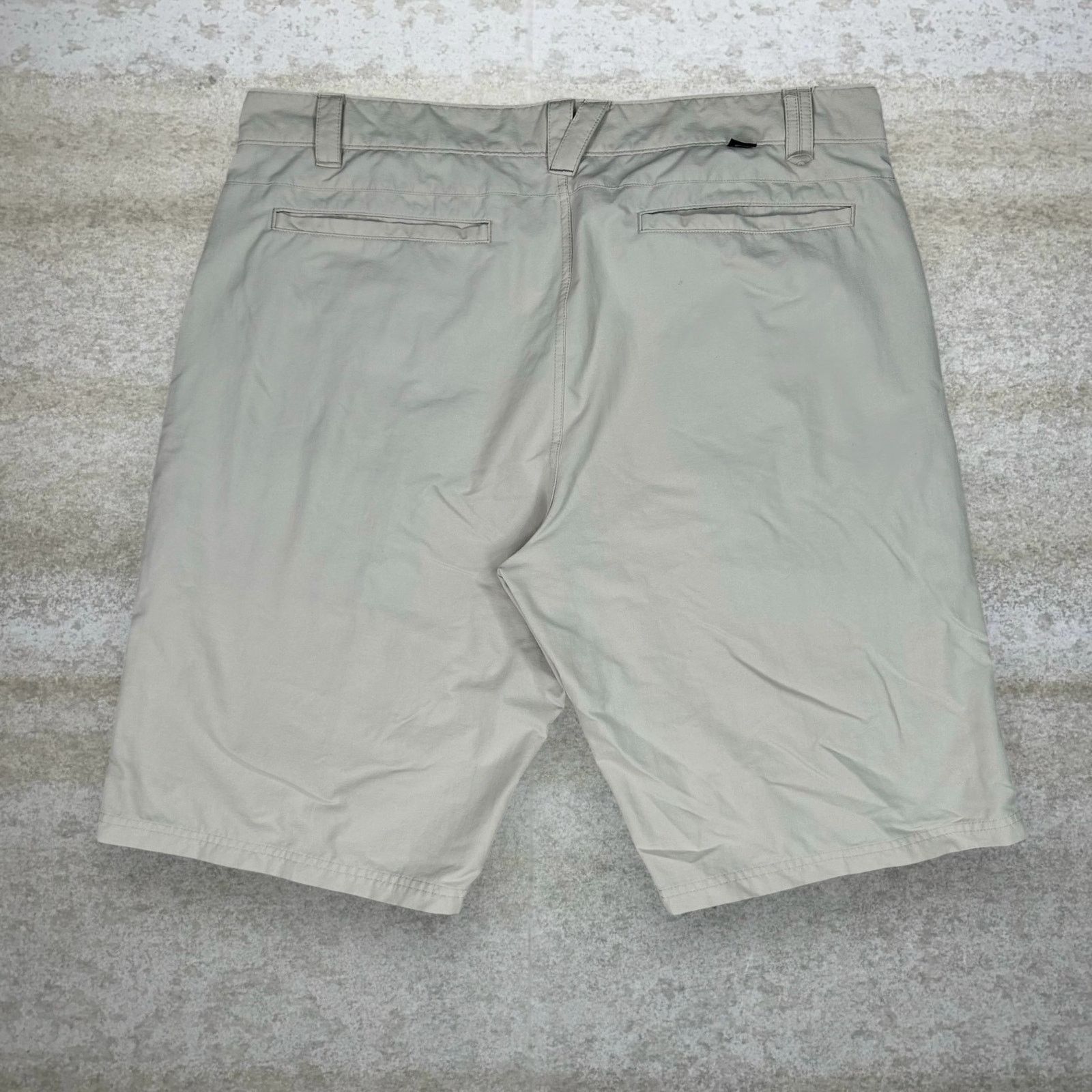 Oakley Vintage Y2K Oakley Shorts 38x12 Light Tan Nylon Subtle Logo Size US 38 / EU 54 - 1 Thumbnail
