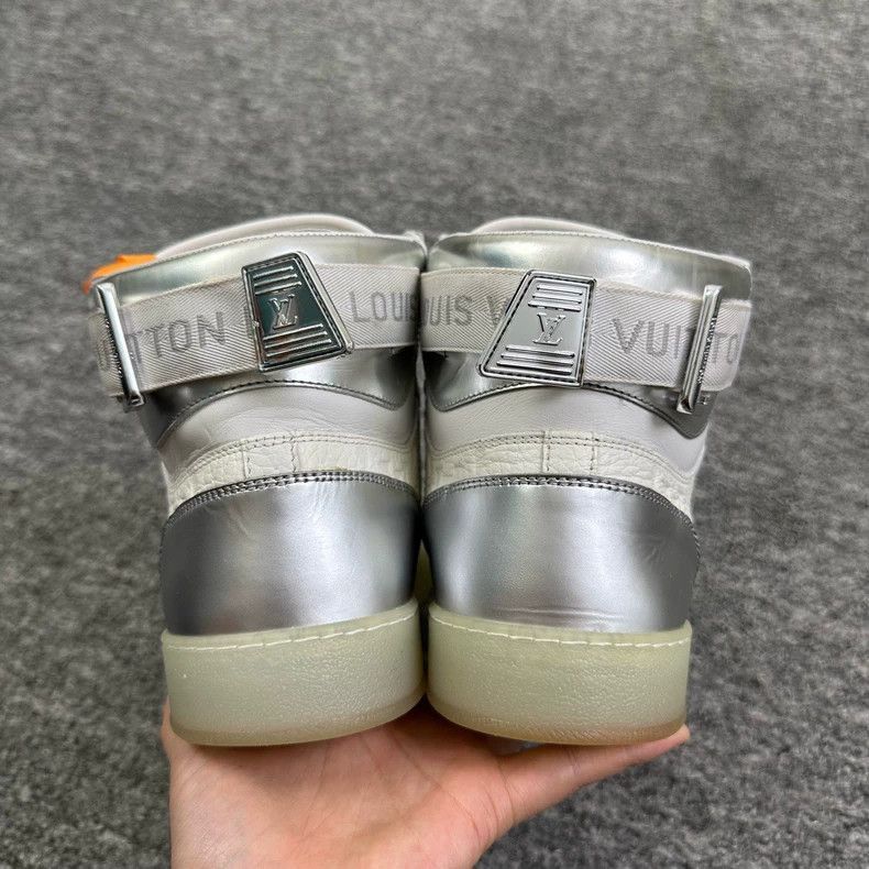 Louis Vuitton Louis Vuitton Rivoli High -2505 Size US 9 / EU 42 - 4 Thumbnail