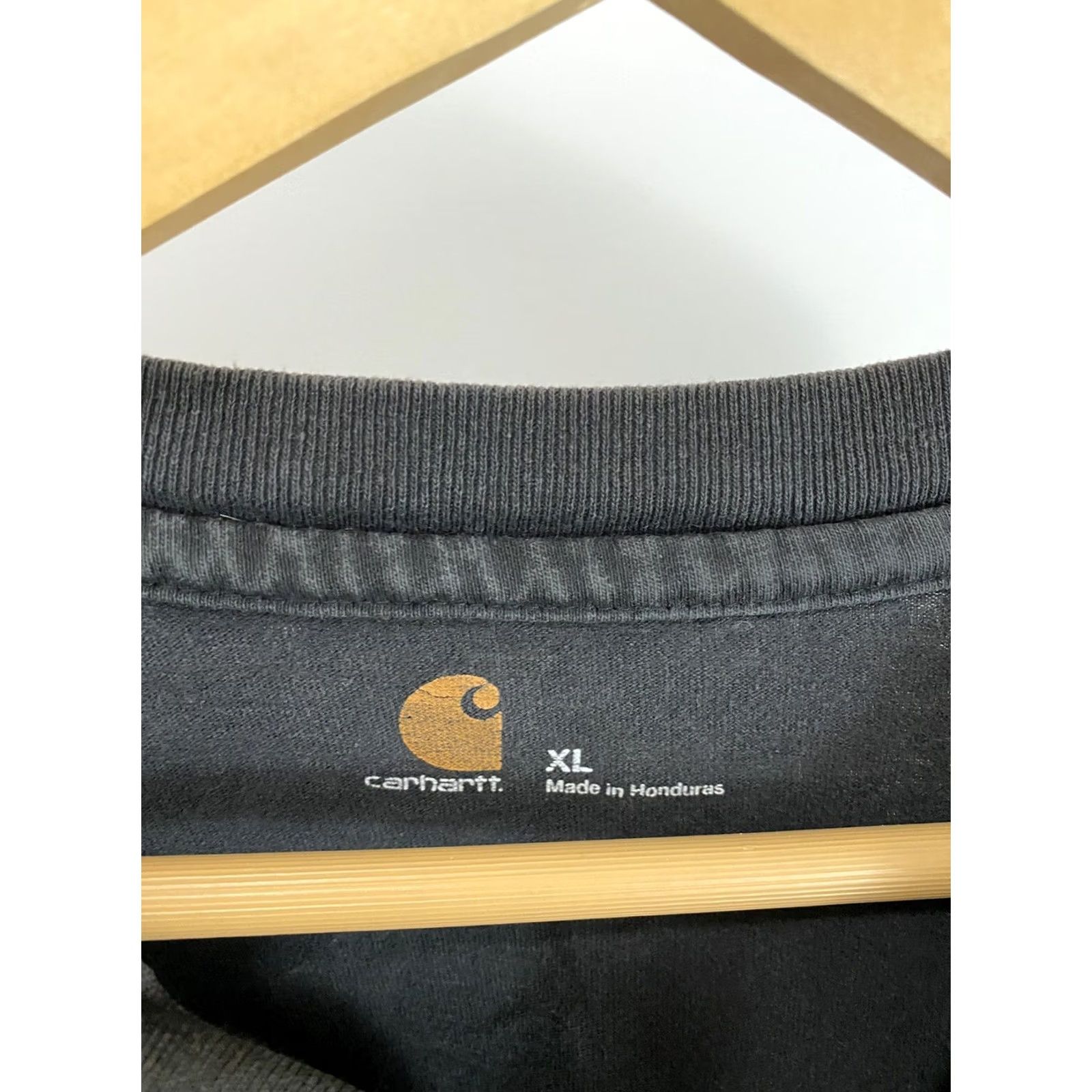 Carhartt VTG Carhartt Men Gradient Sun Faded Pocket Henley Short Sleeve T-Shirt XL Black Shirt Mens XL Carhartt Gradient Sun Henley Pocket T-Shirt Size US XL / EU 56 / 4 - 4 Thumbnail