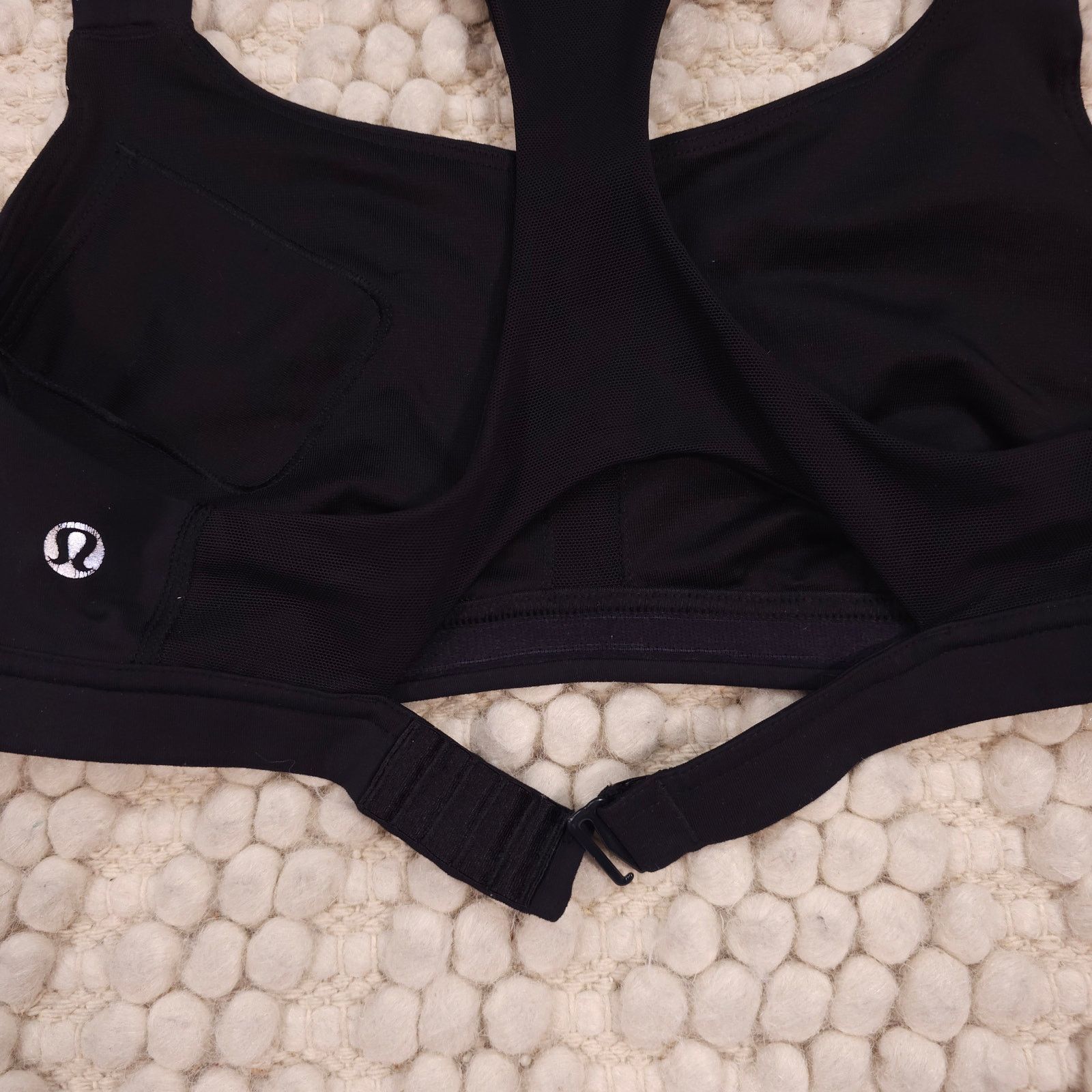Lululemon Lululemon Run: Hook Me Up Bra Black Sz 8 Size ONE SIZE - 7 Thumbnail