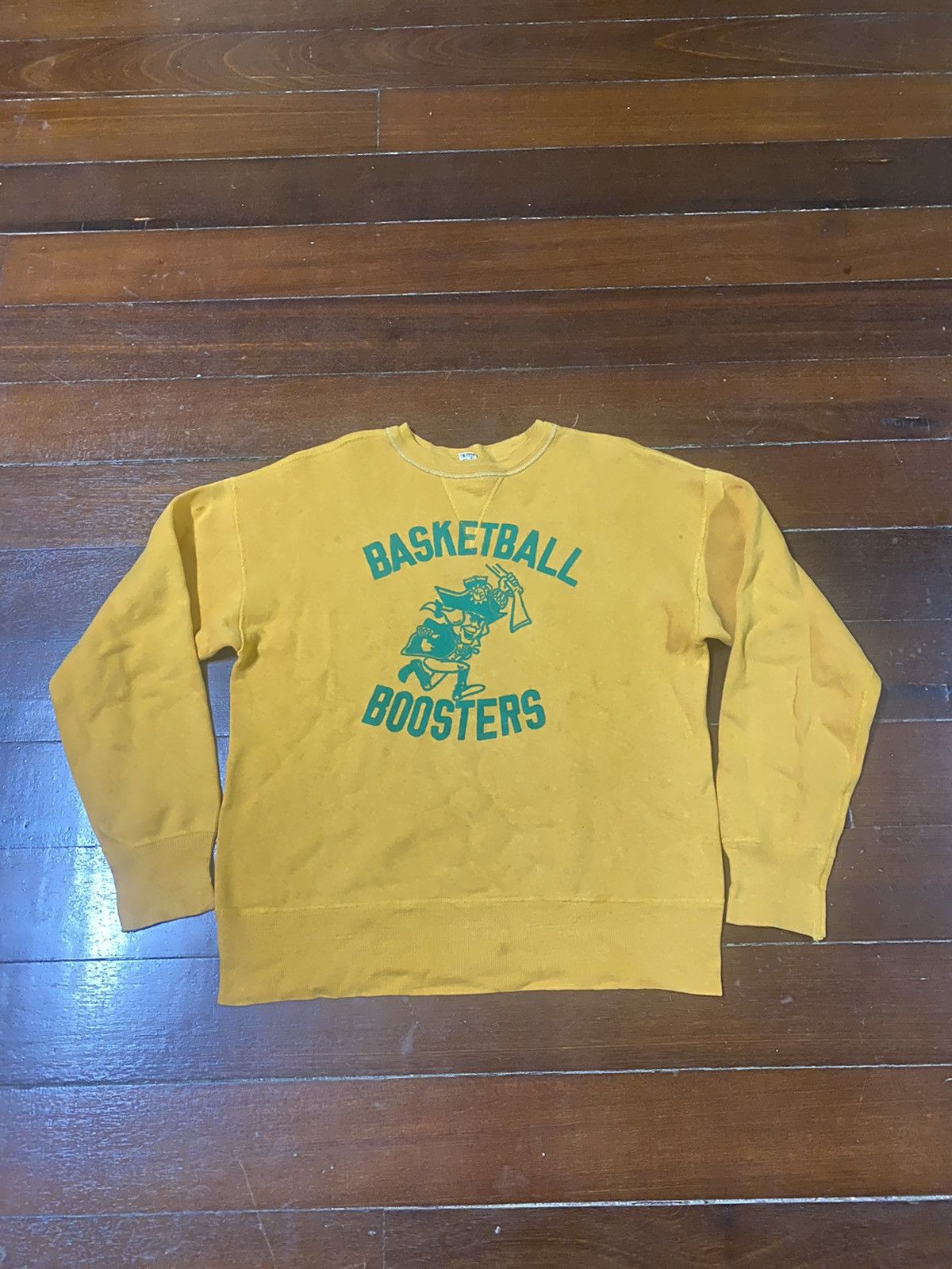 Warehouse × Warehouse & Co. Rare Warehouse & Co basketball boosters Loopwheel Size US L / EU 52-54 / 3 - 1 Thumbnail