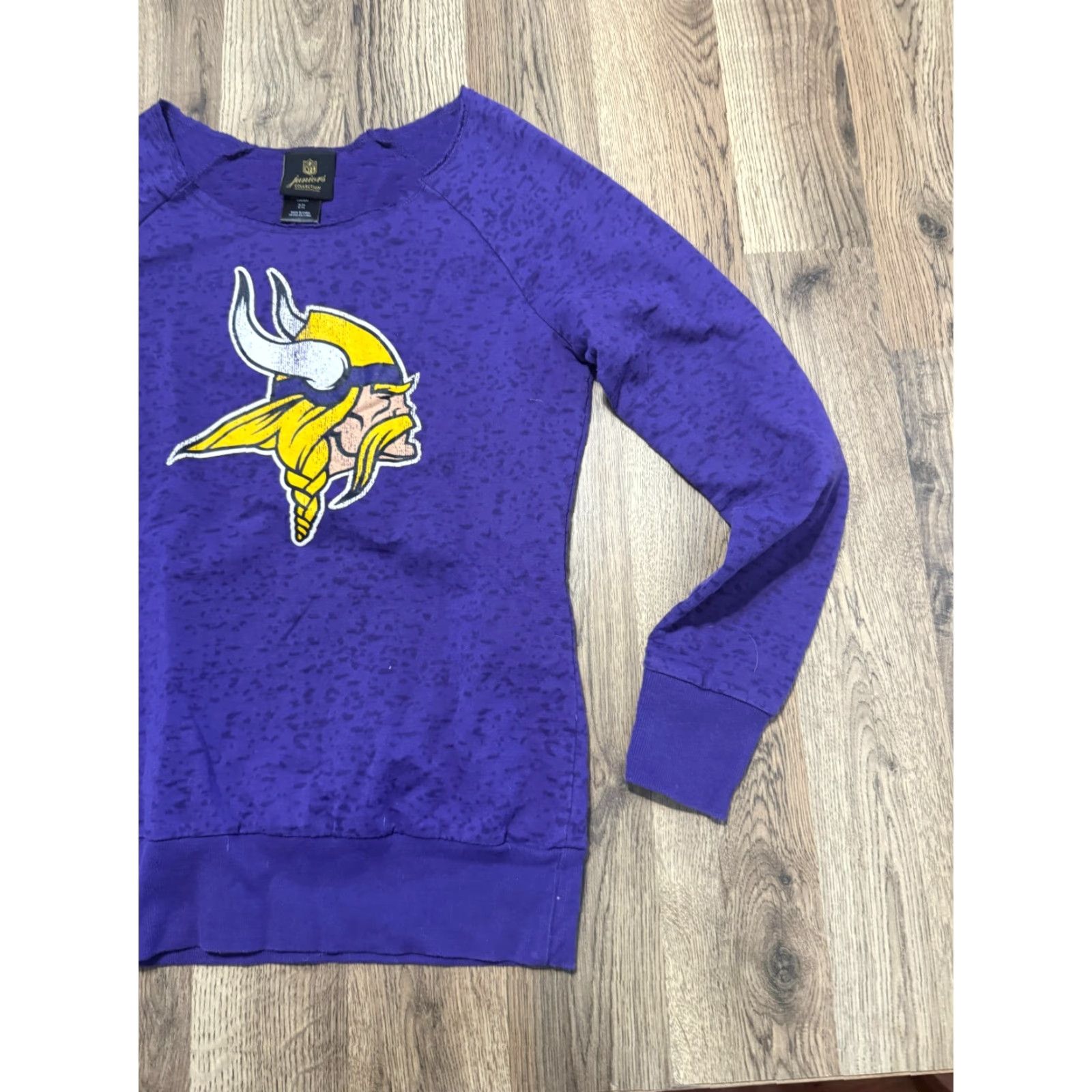 NFL VINTAGE NFL Team Apparel Shirt Juniors Size Medium Purple White Yellow Minnesota Vikings Size M / US 6-8 / IT 42-44 - 4 Thumbnail