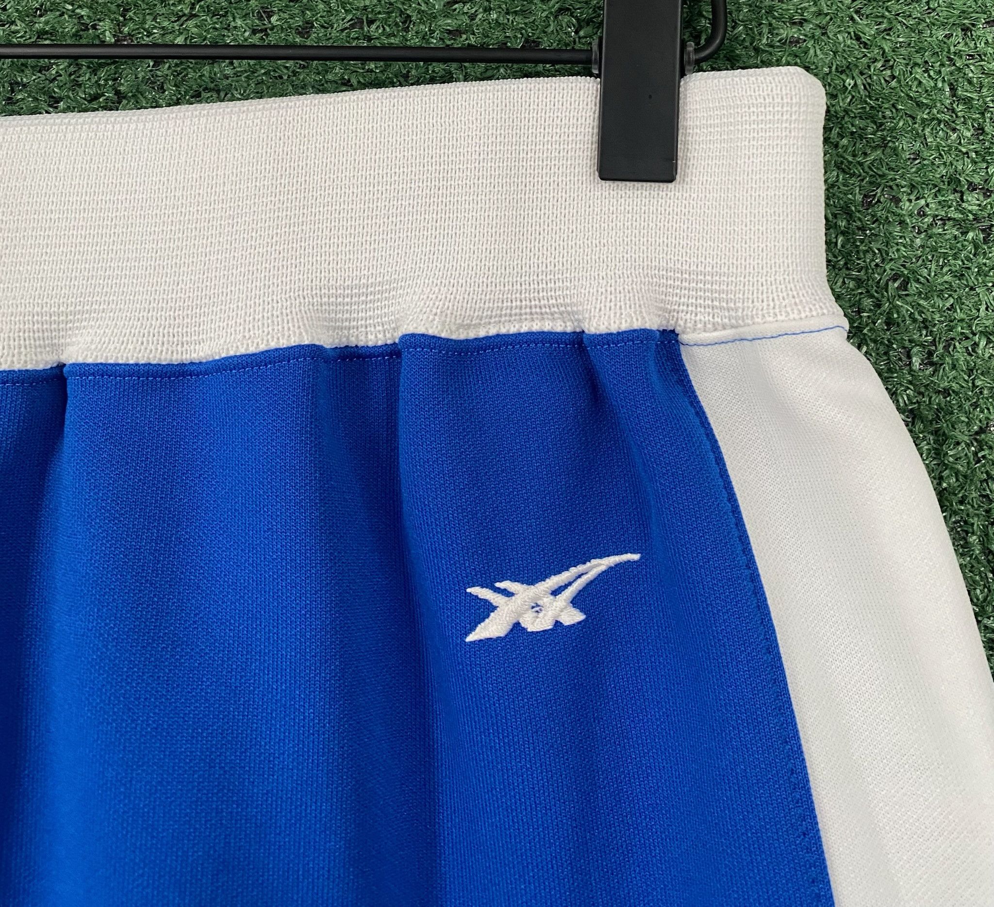 Asics 80’s Asics Polyester Blue Stripe Gym Shorts Medium Size US 36 / EU 52 - 2 Thumbnail
