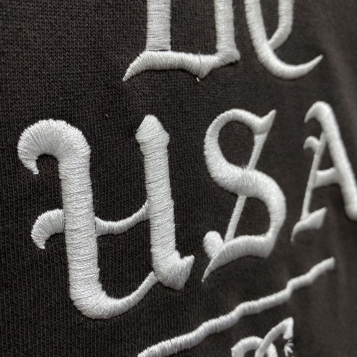 DC Vintage DC Shoes Co USA Hoodie Big Logo Embroidered Black Size US L / EU 52-54 / 3 - 9 Thumbnail