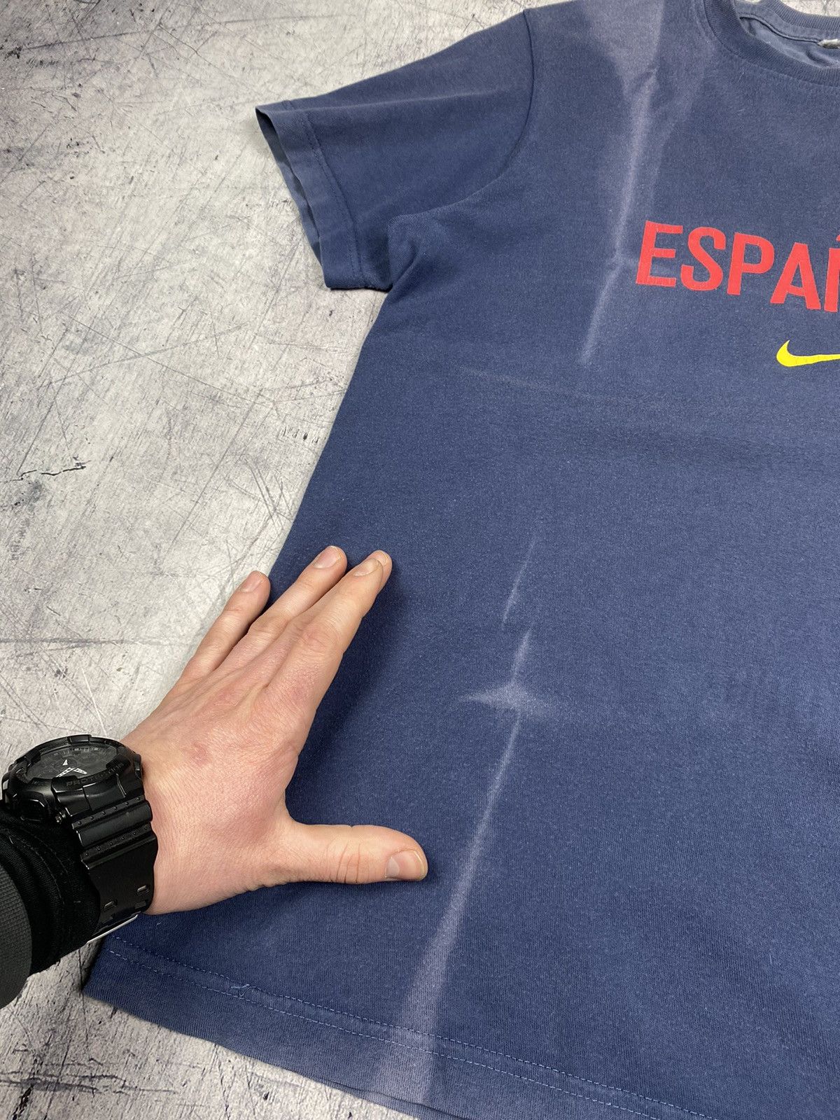 Nike × Vintage Vintage Nike Spain Center Logo Tee Size US M / EU 48-50 / 2 - 8 Thumbnail