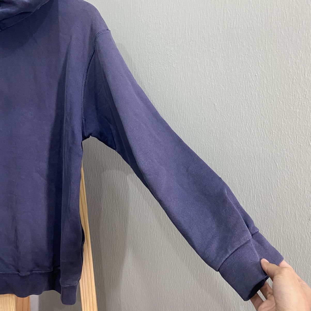 Nike VINTAGE RARE NIKE CENTER SWOOSH NAVY BLUE HOODIE Size US M / EU 48-50 / 2 - 12 Thumbnail
