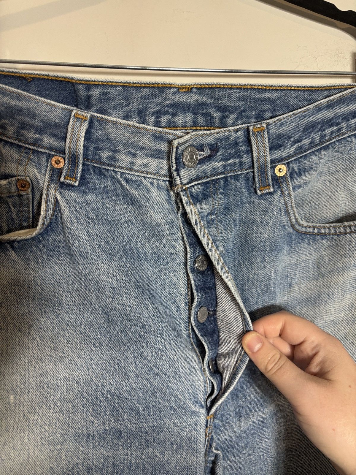 Levi's Vintage Levis 501 Jeans Button Fly Distressed Made in USA Size US 33 - 2 Thumbnail