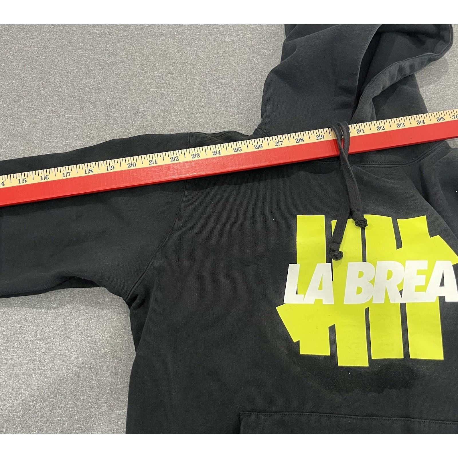 Undefeated Undefeated La Brea Pullover Hoodie Black - Size Small Hoody Size US S / EU 44-46 / 1 - 4 Thumbnail