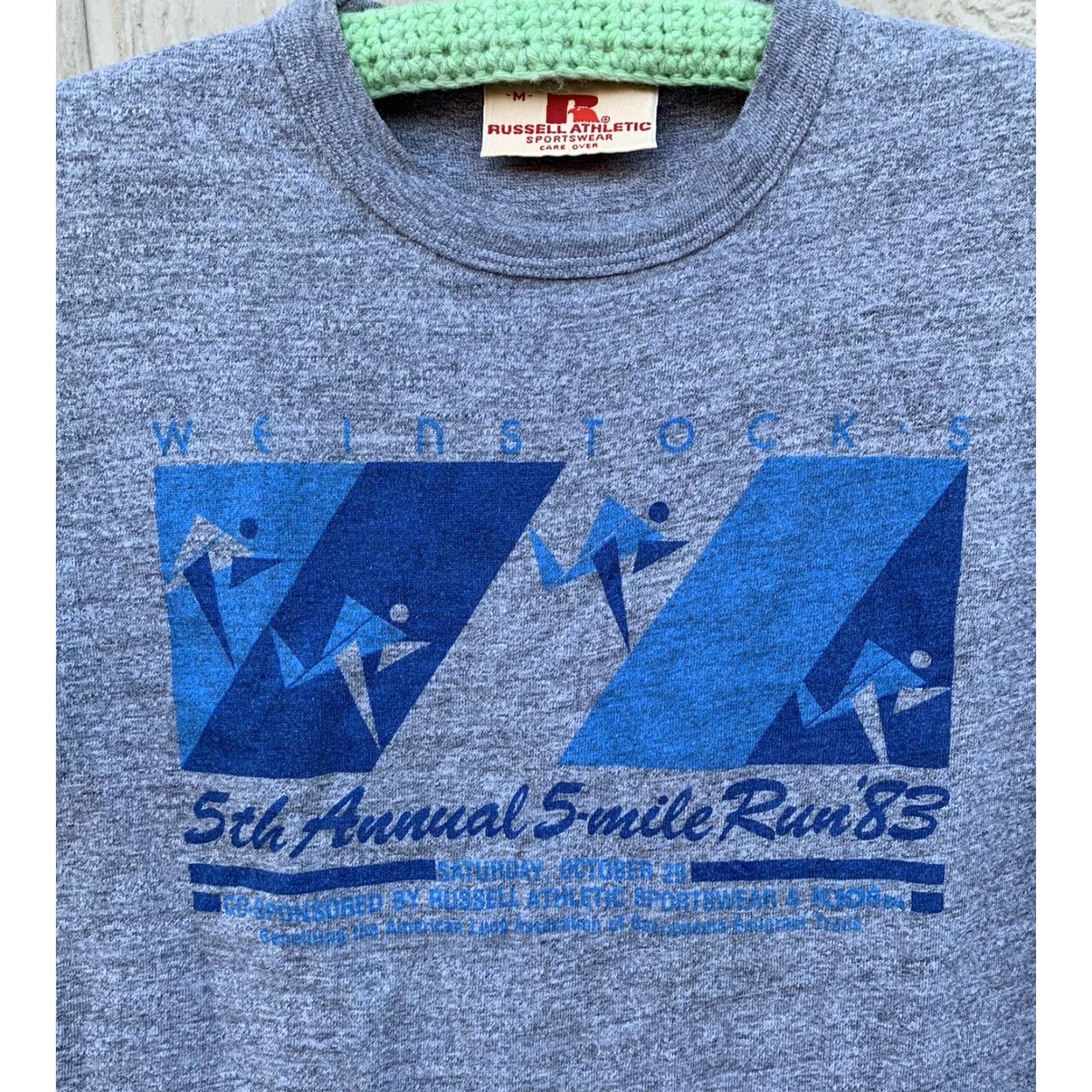 Russell Athletic VINTAGE Russell Athletic Sportswear Weinstocks 5th Annual 5 Mile Run 83 t shirt M Gray Mens Shirt 1980s Graphic Tee Regular Short Sleeve PolyCotton Size US M / EU 48-50 / 2 - 4 Thumbnail