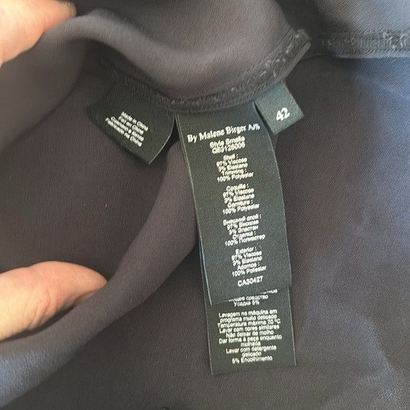 By Malene Birger BY MALENE BIRGER V neck black short sleeve shift dress Size L / US 10 / IT 46 - 7 Thumbnail