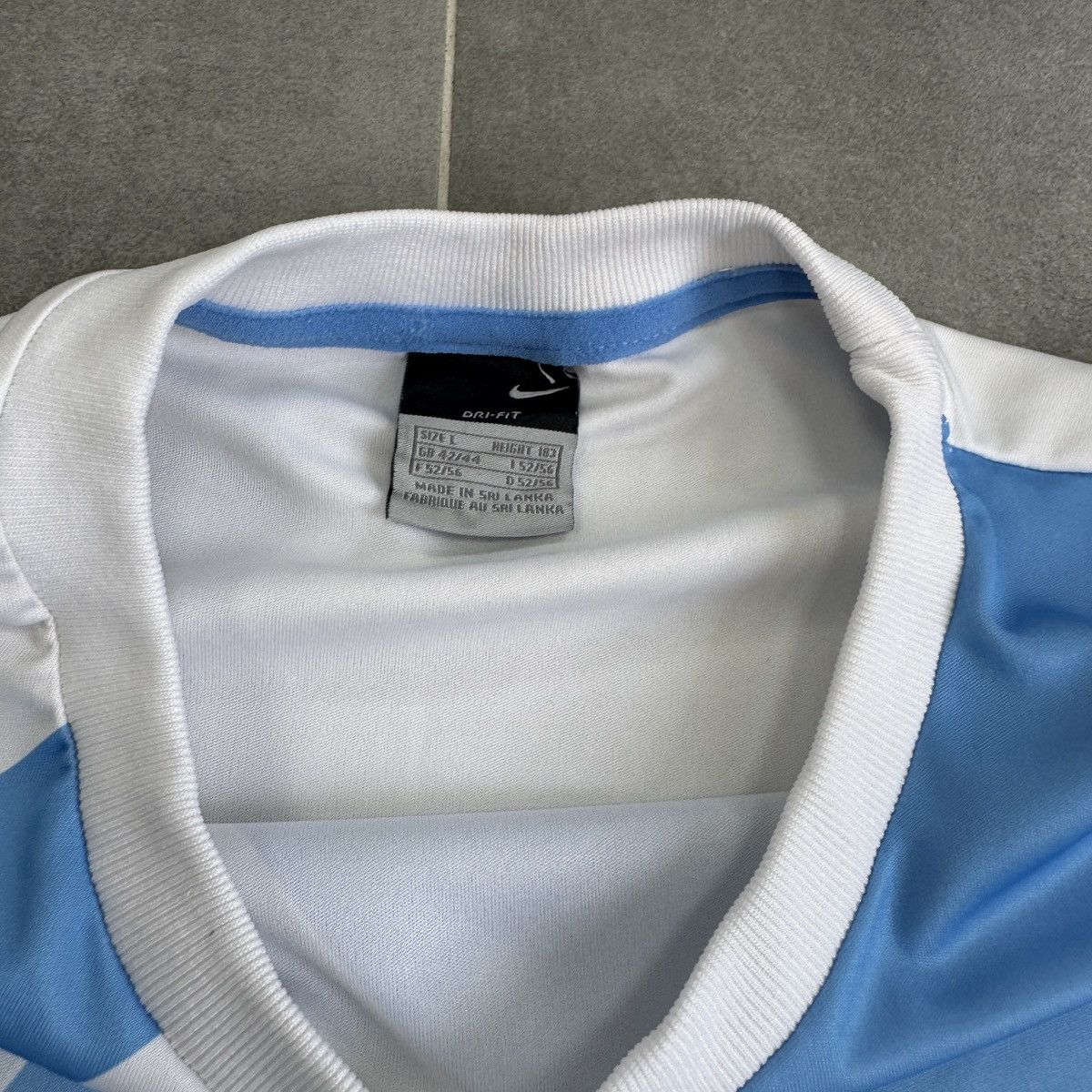 Nike Vintage Nike Dri-Fit TN Center Logo Shirt Jersey Y2K Men Size US L / EU 52-54 / 3 - 10 Thumbnail