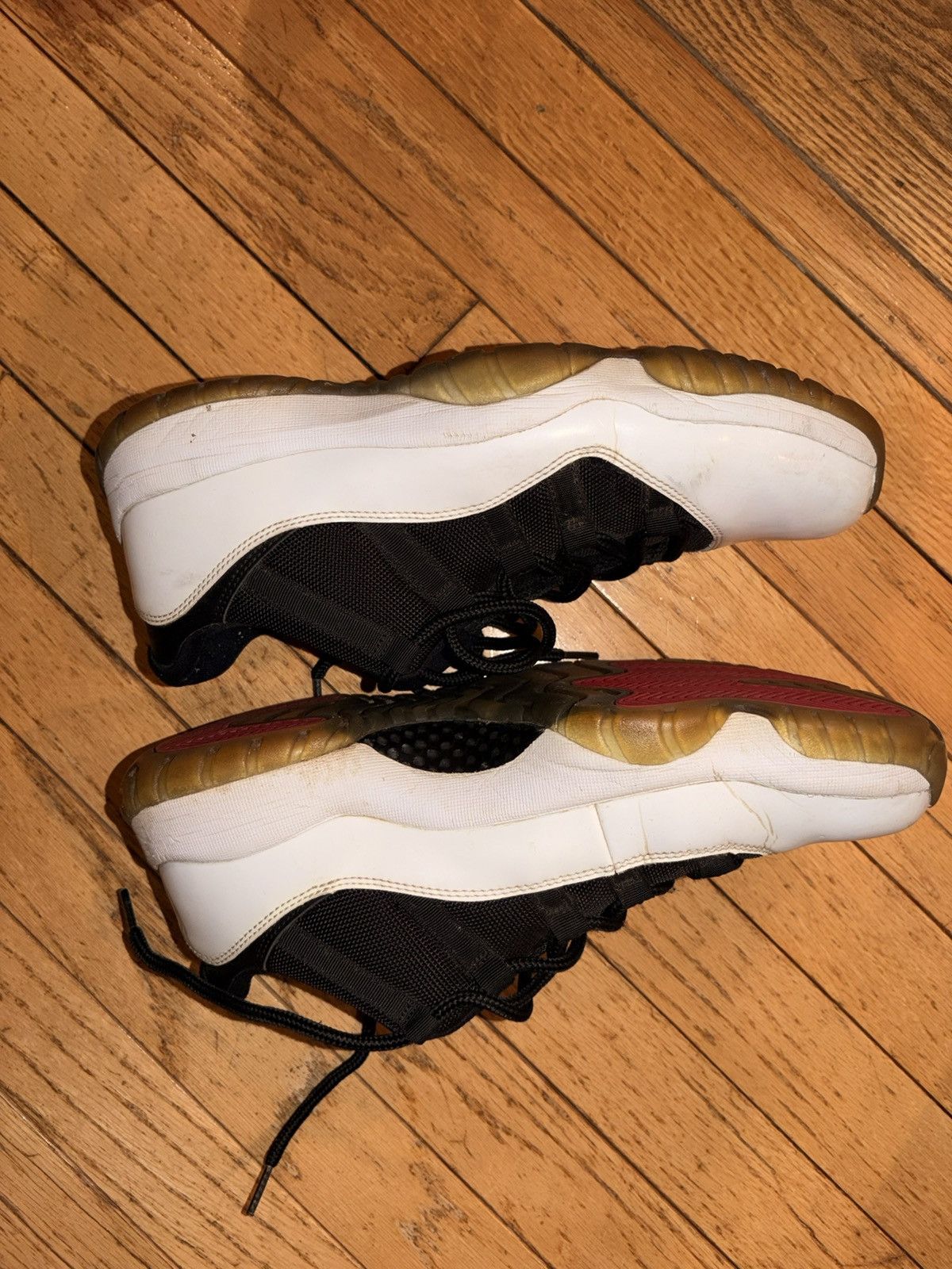 Jordan Brand Jordan 11 Low ‘Tuxedo’ Size US 11 / EU 44 - 4 Thumbnail
