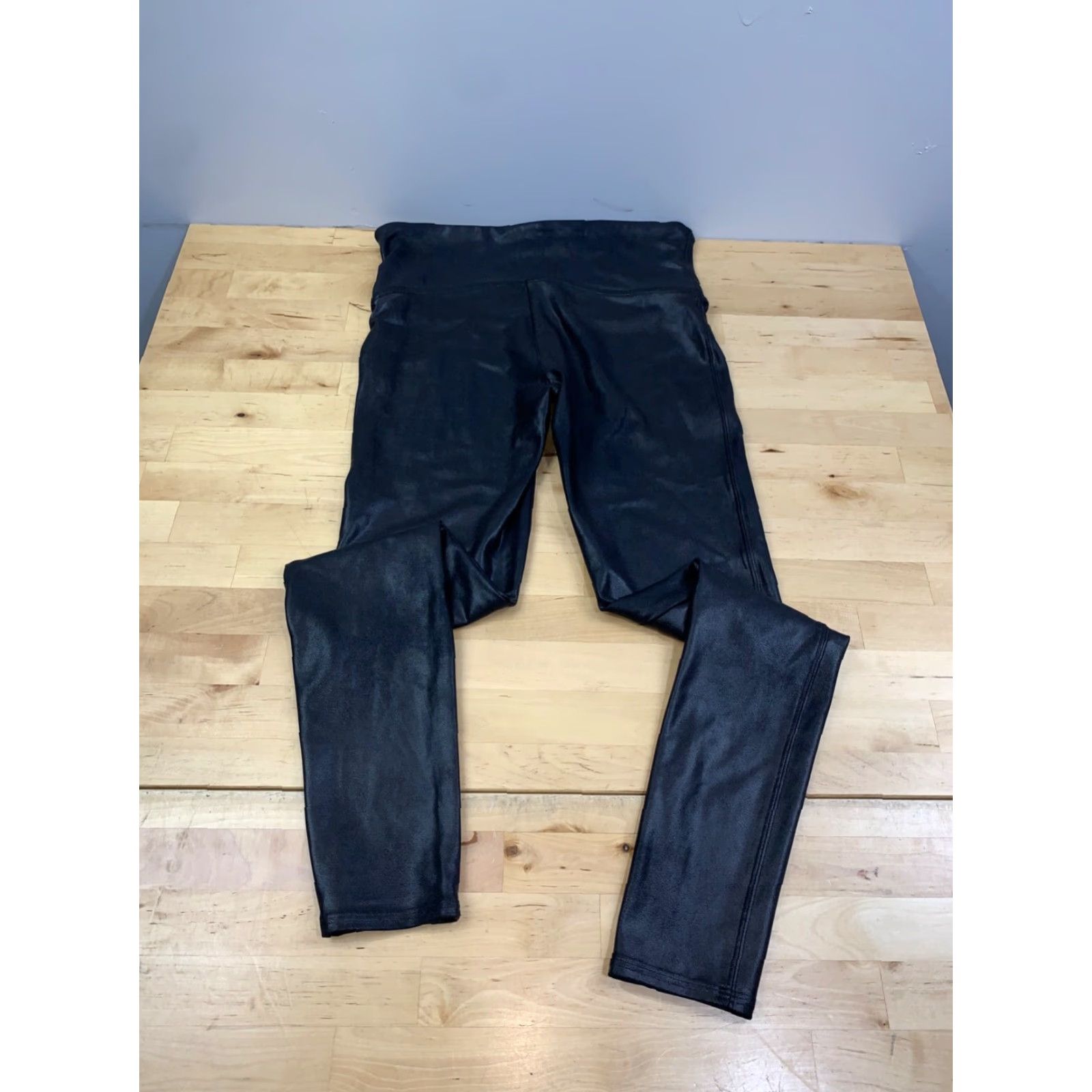 Spanx Spanx Leggings Womens L Black Faux Leather Shiny Shaping Slimming 10432 Size 36" / US 14 / IT 50 - 8 Thumbnail