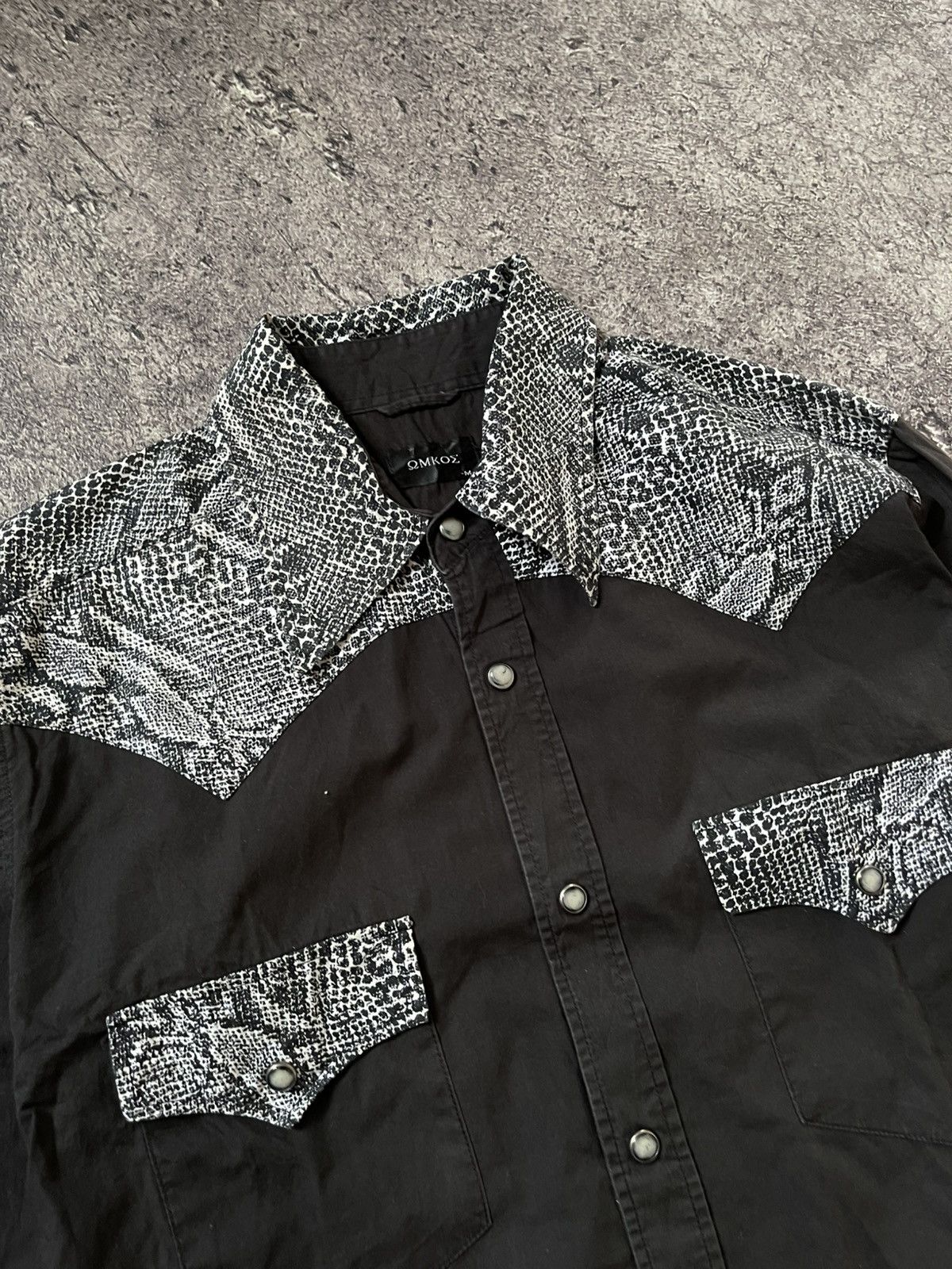 Japanese Brand OMKOM SNAKESKIN LGB IFSIXWASNINE SHIRT Size US M / EU 48-50 / 2 - 6 Thumbnail