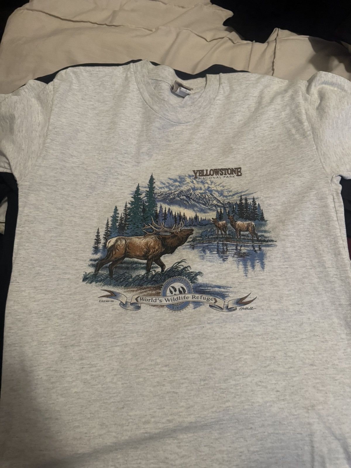 Vintage Vintage Yellowstone National Park Tee Size US L / EU 52-54 / 3 - 1 Thumbnail