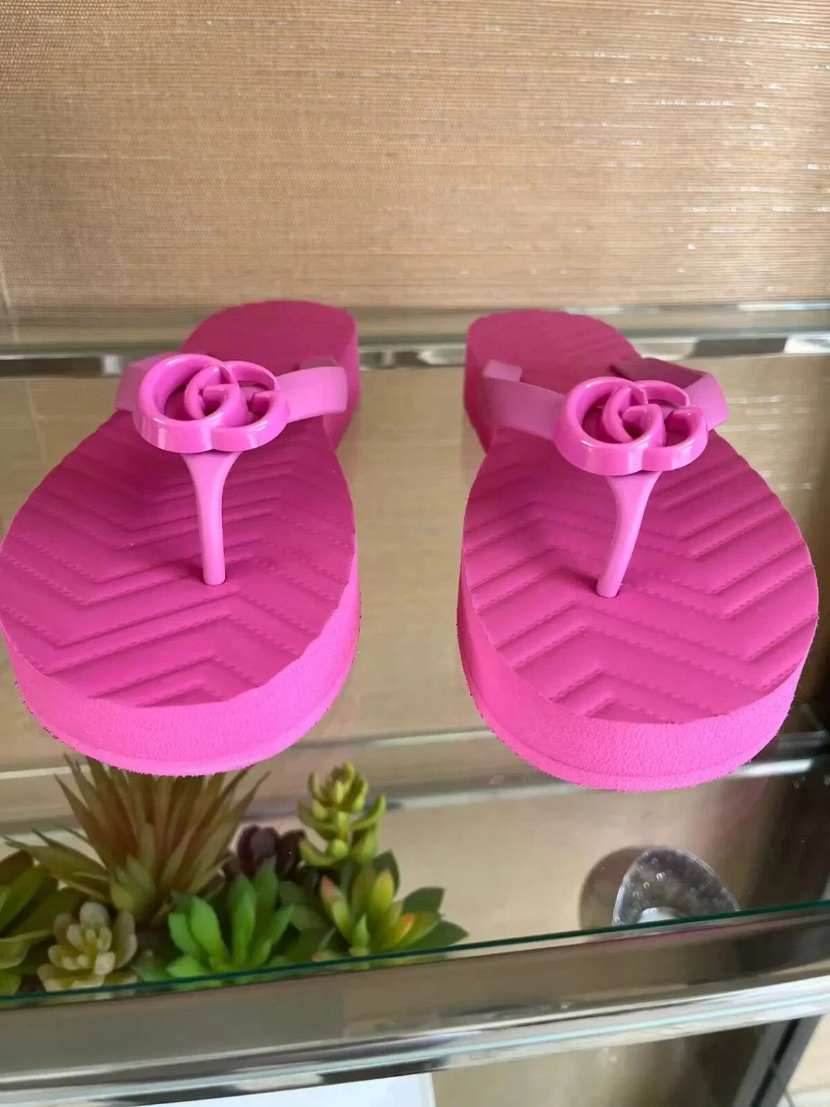 Gucci o1rshd1 Chevron Flip Flops in Pink Size US 12 / IT 42 - 10 Thumbnail