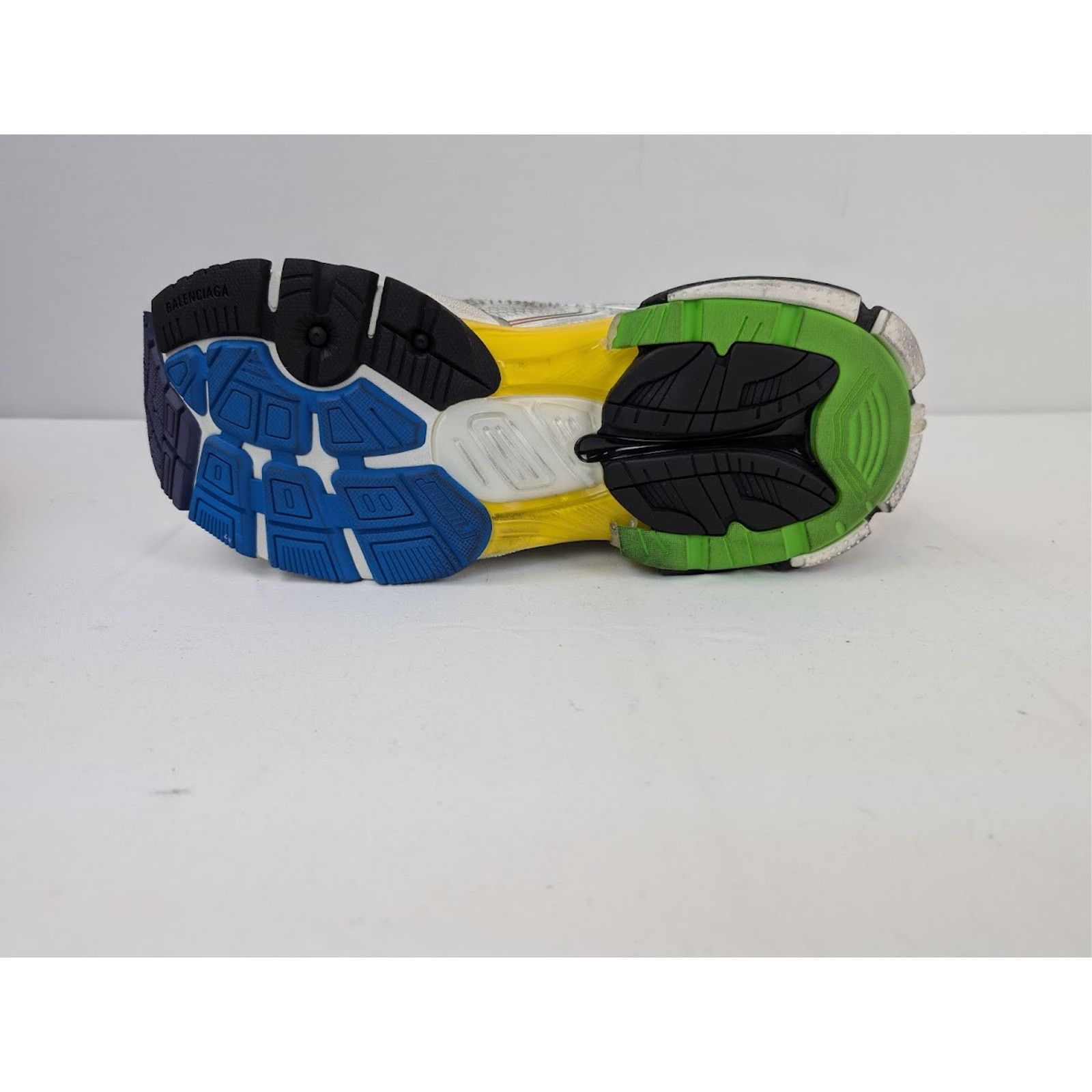 Balenciaga o1rshd1 Mesh Gardient Runner Sneaker in White/Multicolor Size US 12 / EU 45 - 7 Thumbnail